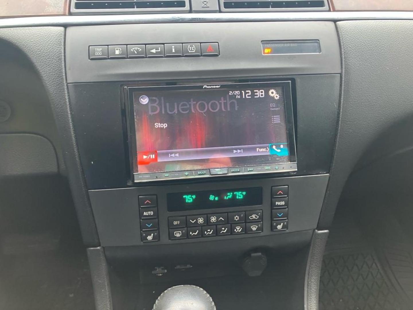 2008 BLACK BUICK LACROSSE CXL (2G4WD582281) with an 3.8L engine, Automatic transmission, located at 1708 Broadway, Rockford, IL, 61104, (815) 397-5010, 42.252522, -89.069359 - Photo#8