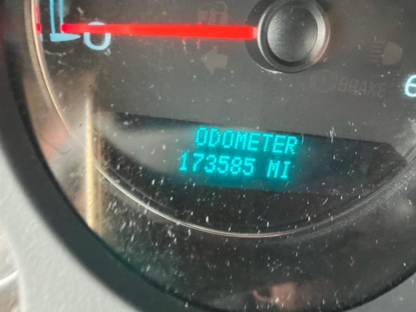 2008 BLUE CHEVROLET AVALANCHE 1500 (3GNFK12368G) with an 5.3L engine, Automatic transmission, located at 1708 Broadway, Rockford, IL, 61104, (815) 397-5010, 42.252522, -89.069359 - Photo#7