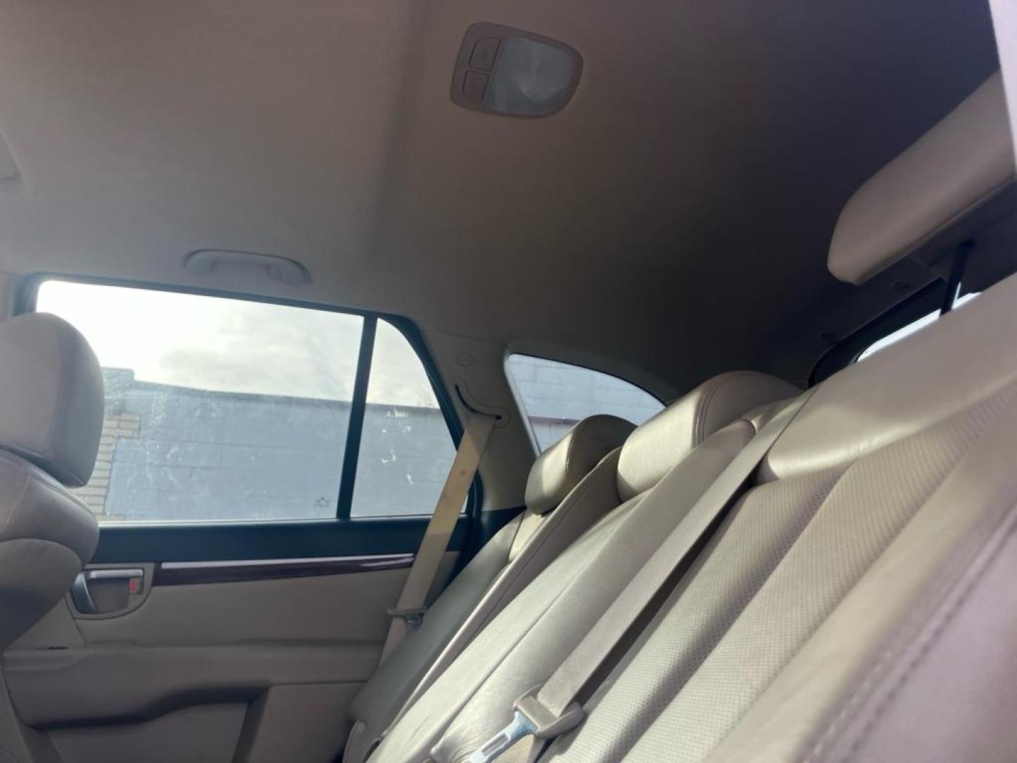 2009 MAROON HYUNDAI SANTA FE SE (5NMSH13E09H) with an 3.3L engine, Automatic transmission, located at 1708 Broadway, Rockford, IL, 61104, (815) 397-5010, 42.252522, -89.069359 - Photo#4