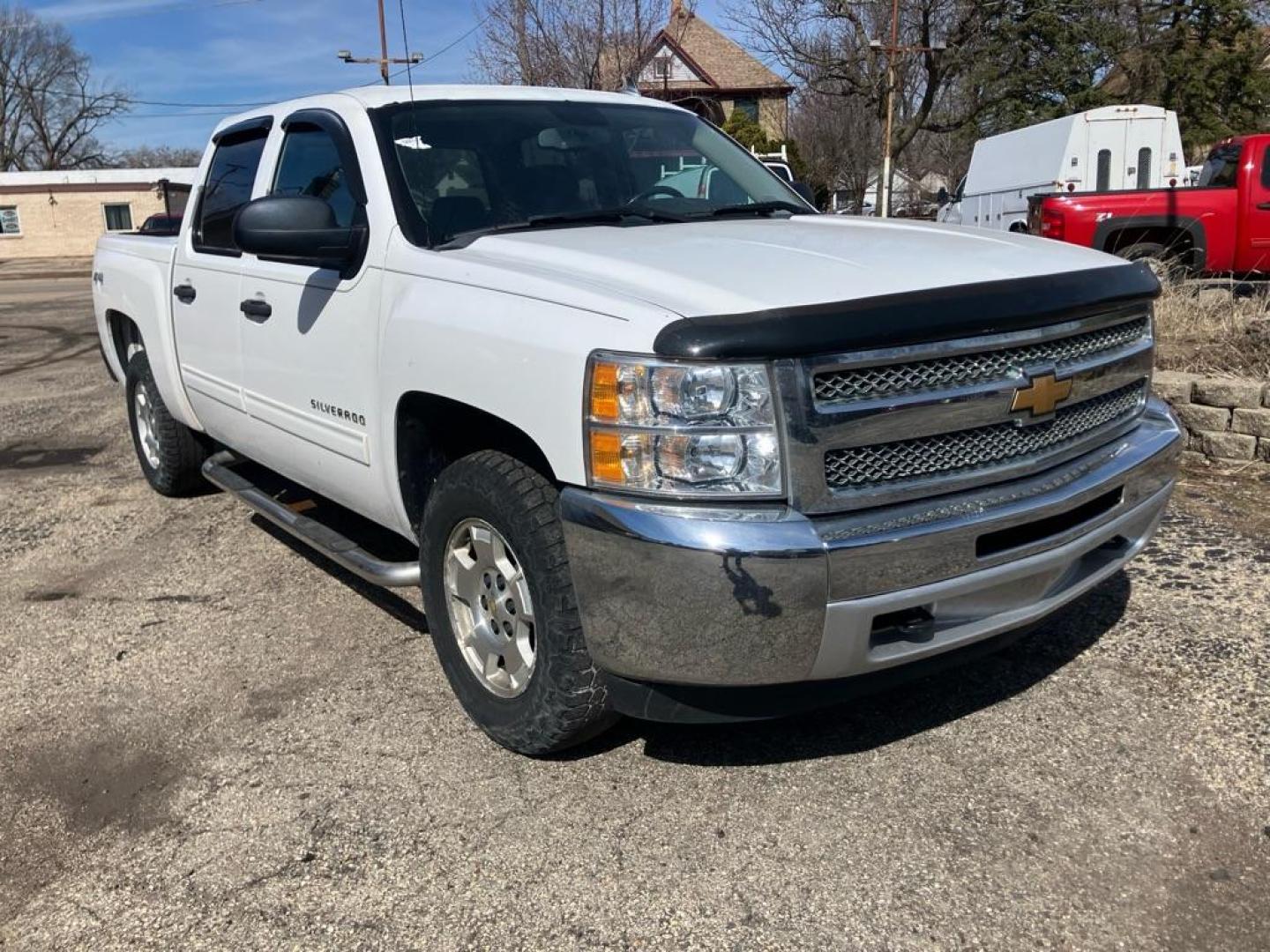 2013 WHITE CHEVROLET SILVERADO 1500 LT (3GCPKSE79DG) with an 5.3L engine, Automatic transmission, located at 1708 Broadway, Rockford, IL, 61104, (815) 397-5010, 42.252522, -89.069359 - Photo#1