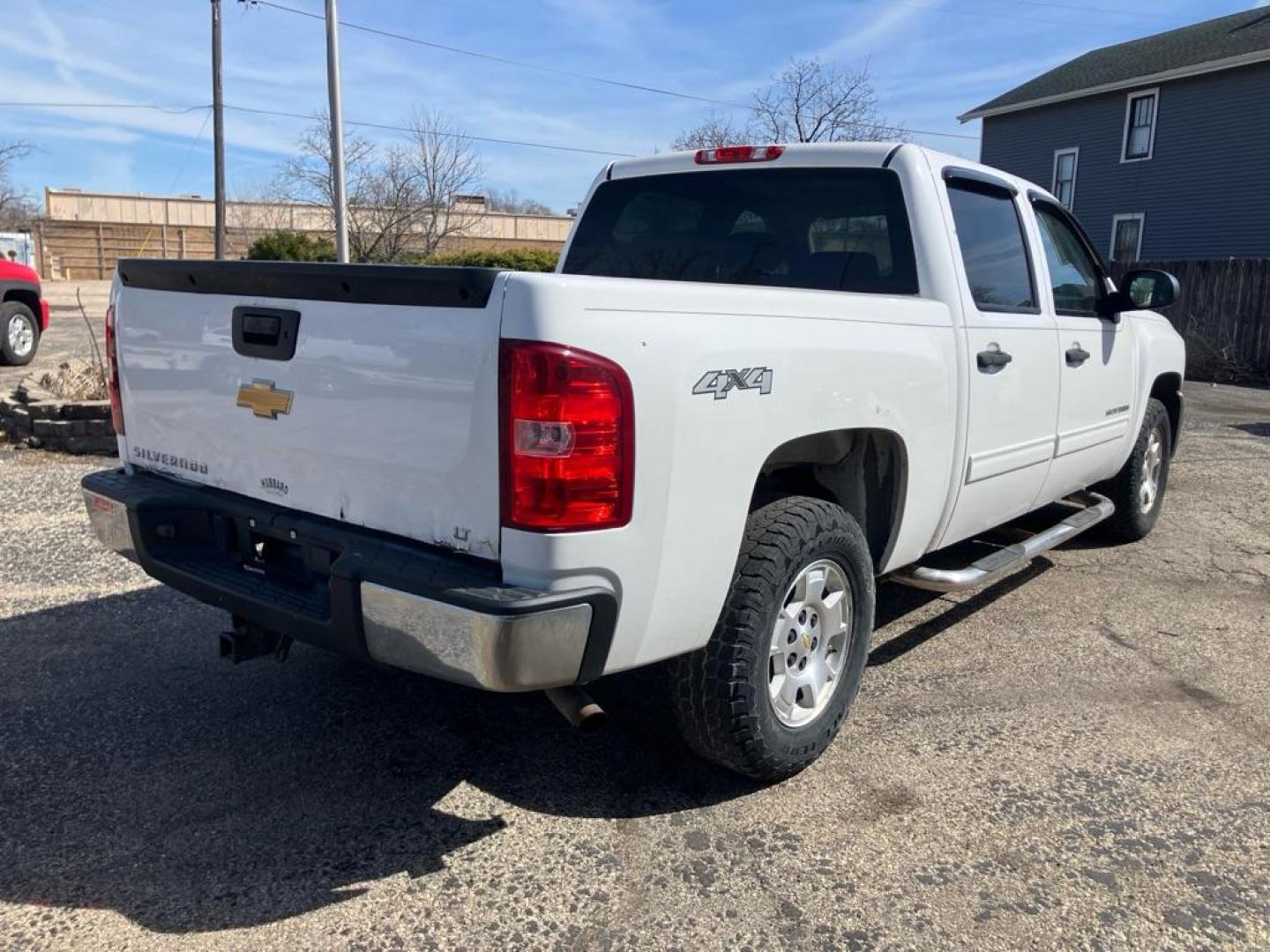 2013 WHITE CHEVROLET SILVERADO 1500 LT (3GCPKSE79DG) with an 5.3L engine, Automatic transmission, located at 1708 Broadway, Rockford, IL, 61104, (815) 397-5010, 42.252522, -89.069359 - Photo#2