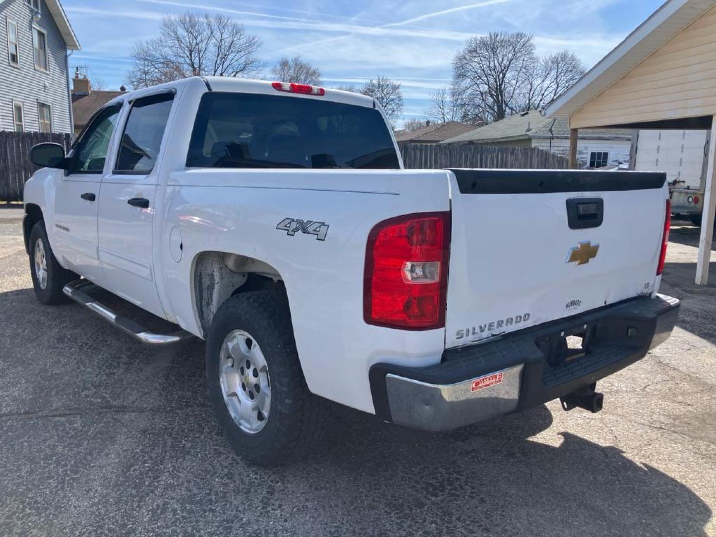2013 WHITE CHEVROLET SILVERADO 1500 LT (3GCPKSE79DG) with an 5.3L engine, Automatic transmission, located at 1708 Broadway, Rockford, IL, 61104, (815) 397-5010, 42.252522, -89.069359 - Photo#3