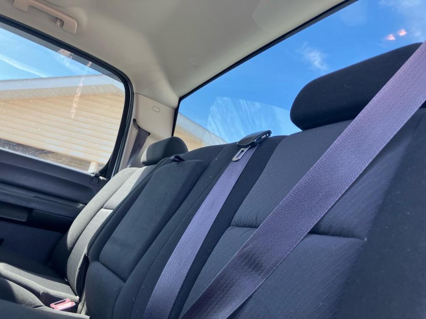 2013 WHITE CHEVROLET SILVERADO 1500 LT (3GCPKSE79DG) with an 5.3L engine, Automatic transmission, located at 1708 Broadway, Rockford, IL, 61104, (815) 397-5010, 42.252522, -89.069359 - Photo#4