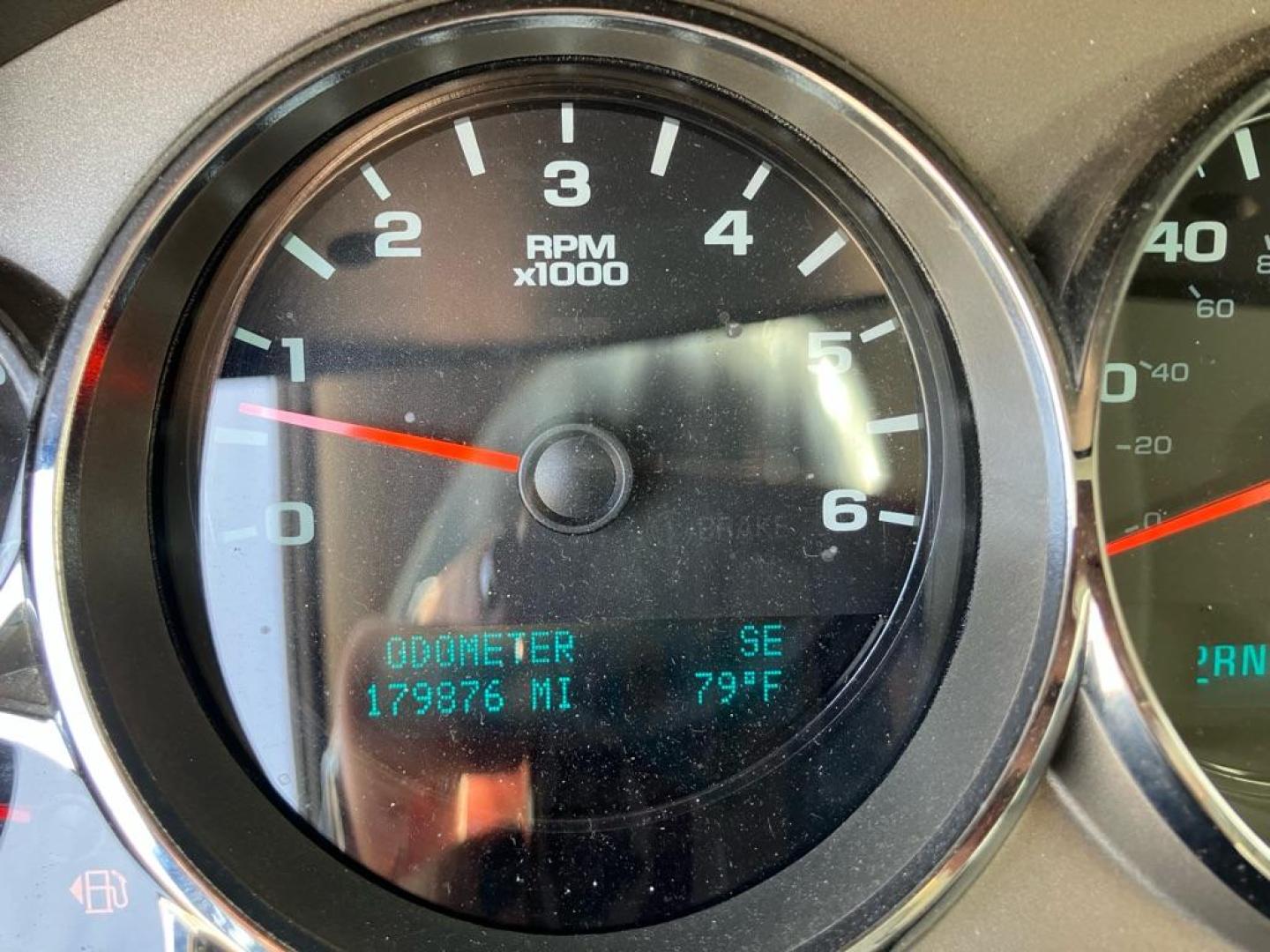 2013 WHITE CHEVROLET SILVERADO 1500 LT (3GCPKSE79DG) with an 5.3L engine, Automatic transmission, located at 1708 Broadway, Rockford, IL, 61104, (815) 397-5010, 42.252522, -89.069359 - Photo#7