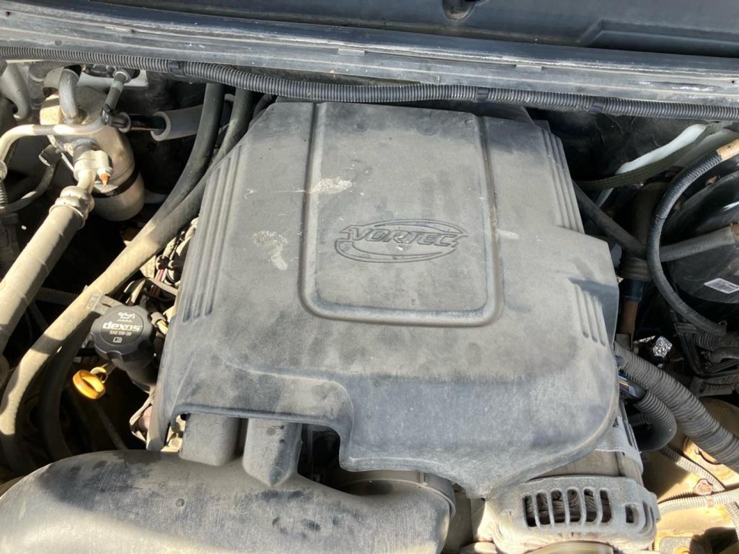 2013 WHITE CHEVROLET SILVERADO 1500 LT (3GCPKSE79DG) with an 5.3L engine, Automatic transmission, located at 1708 Broadway, Rockford, IL, 61104, (815) 397-5010, 42.252522, -89.069359 - Photo#9