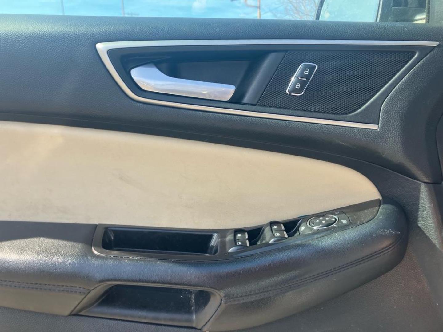 2015 BLACK FORD EDGE SEL (2FMTK4J82FB) with an 3.5L engine, Automatic transmission, located at 1708 Broadway, Rockford, IL, 61104, (815) 397-5010, 42.252522, -89.069359 - Photo#6