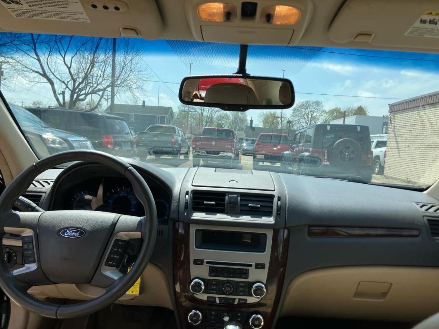 2011 BLUE FORD FUSION SEL (3FAHP0JA2BR) with an 2.5L engine, Automatic transmission, located at 1708 Broadway, Rockford, IL, 61104, (815) 397-5010, 42.252522, -89.069359 - Photo#5