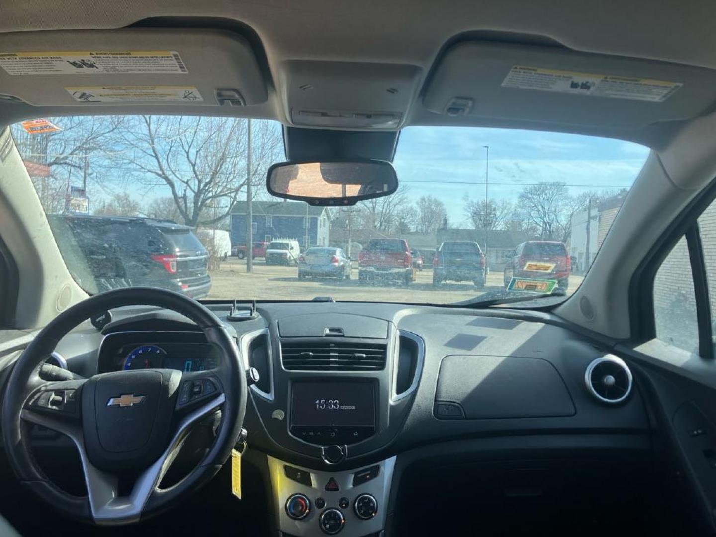 2015 BLACK CHEVROLET TRAX 1LT (3GNCJRSB5FL) with an 1.4L engine, Automatic transmission, located at 1708 Broadway, Rockford, IL, 61104, (815) 397-5010, 42.252522, -89.069359 - Photo#5