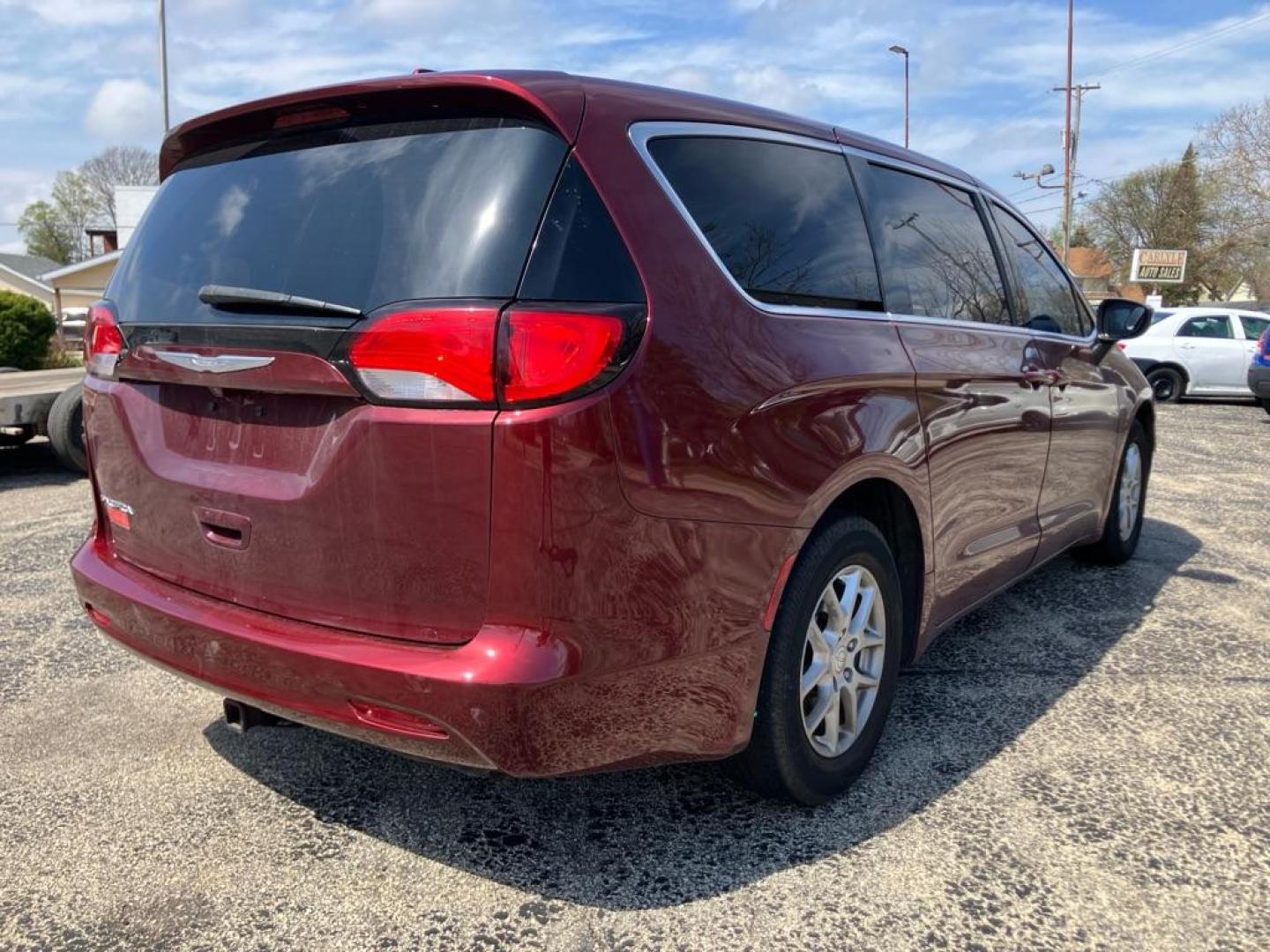 2017 RED CHRYSLER PACIFICA LX (2C4RC1CG9HR) with an 3.6L engine, Automatic transmission, located at 1708 Broadway, Rockford, IL, 61104, (815) 397-5010, 42.252522, -89.069359- Photo#2