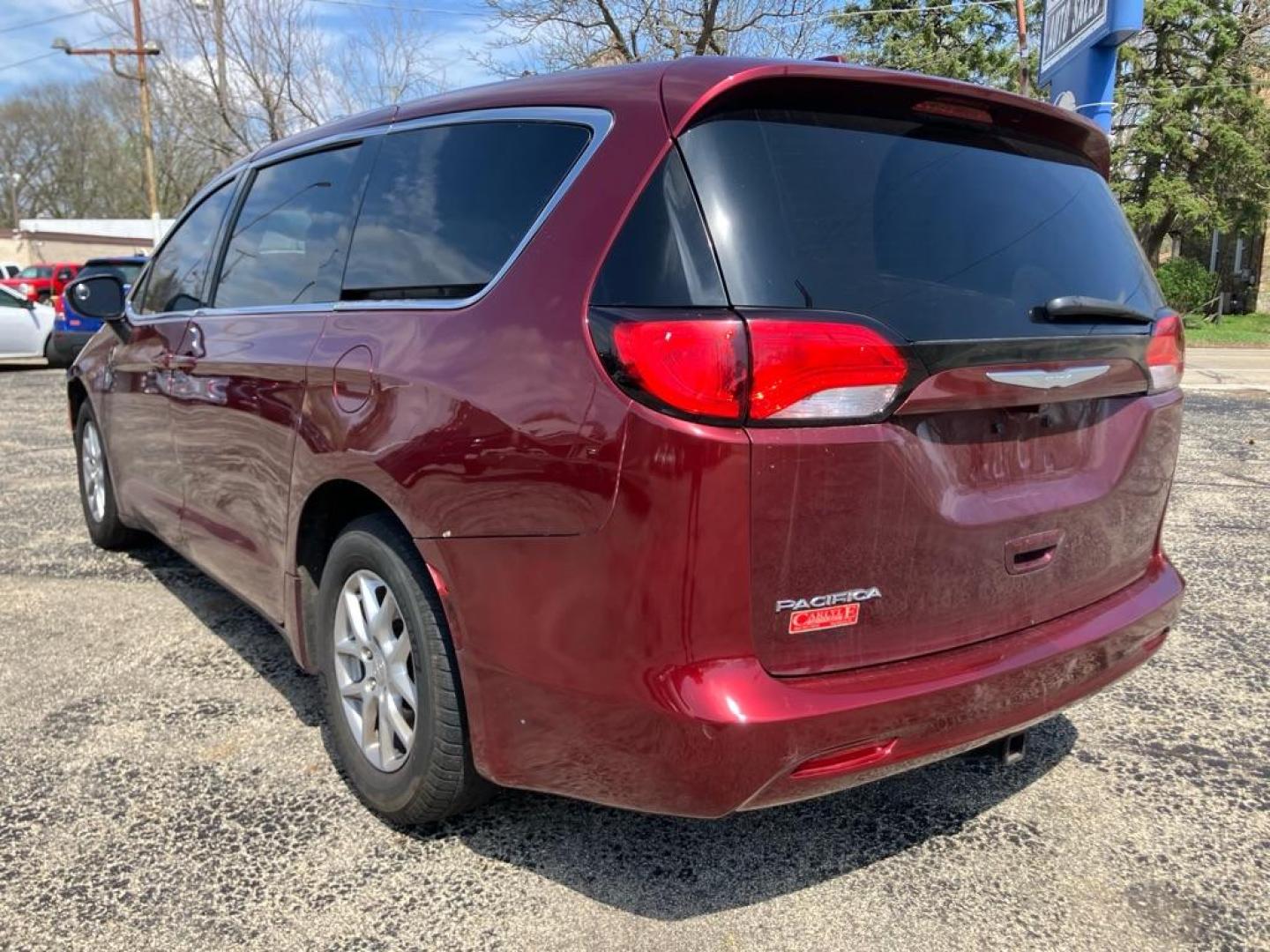 2017 RED CHRYSLER PACIFICA LX (2C4RC1CG9HR) with an 3.6L engine, Automatic transmission, located at 1708 Broadway, Rockford, IL, 61104, (815) 397-5010, 42.252522, -89.069359- Photo#3