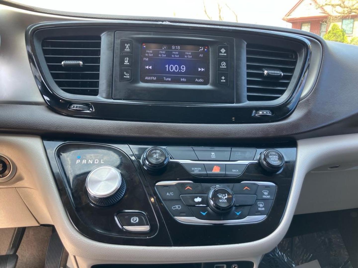 2017 RED CHRYSLER PACIFICA LX (2C4RC1CG9HR) with an 3.6L engine, Automatic transmission, located at 1708 Broadway, Rockford, IL, 61104, (815) 397-5010, 42.252522, -89.069359- Photo#9