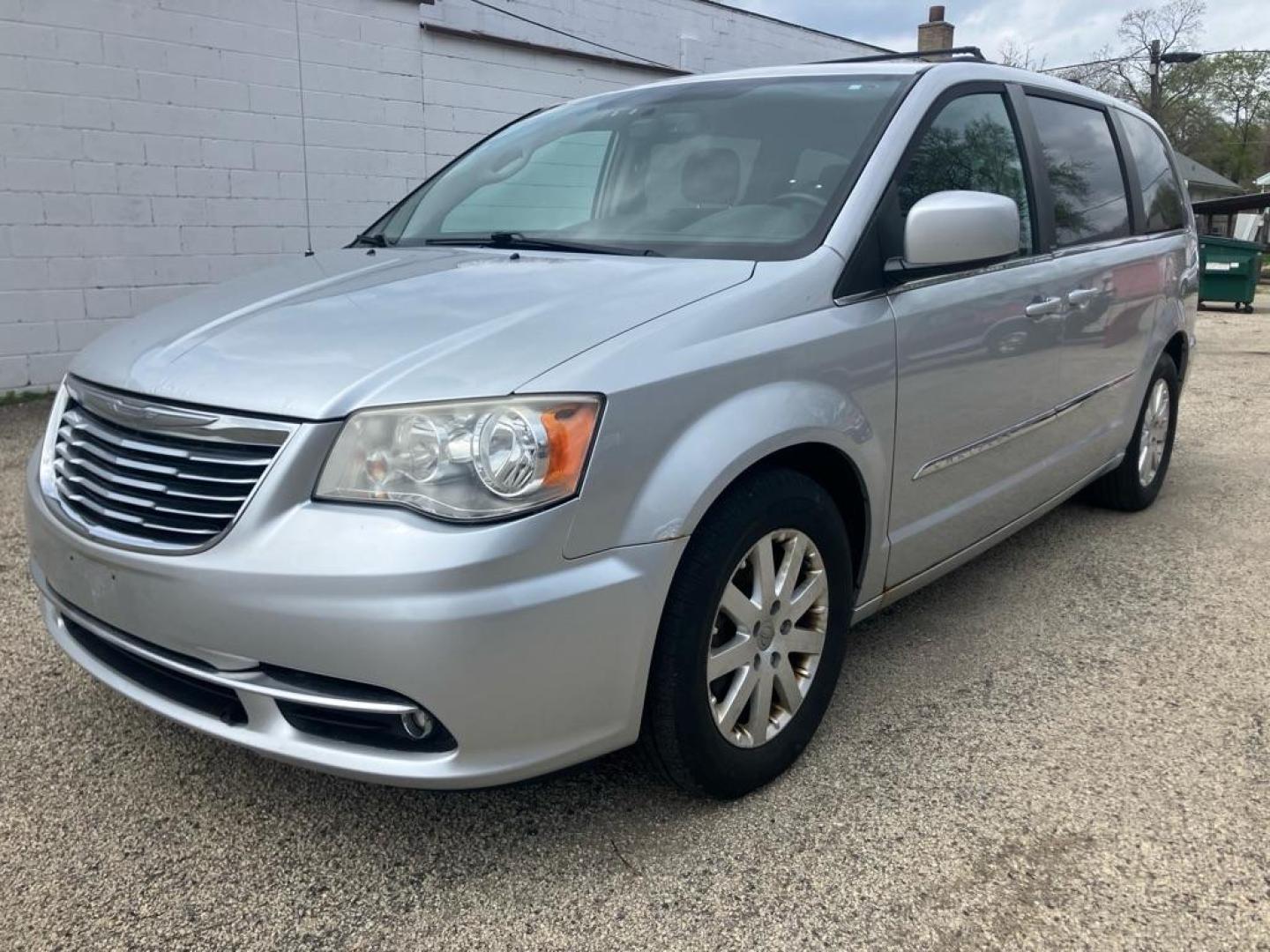 2012 SILVER CHRYSLER TOWN and COUNTRY TOURING (2C4RC1BG8CR) with an 3.6L engine, Automatic transmission, located at 1708 Broadway, Rockford, IL, 61104, (815) 397-5010, 42.252522, -89.069359- Photo#1