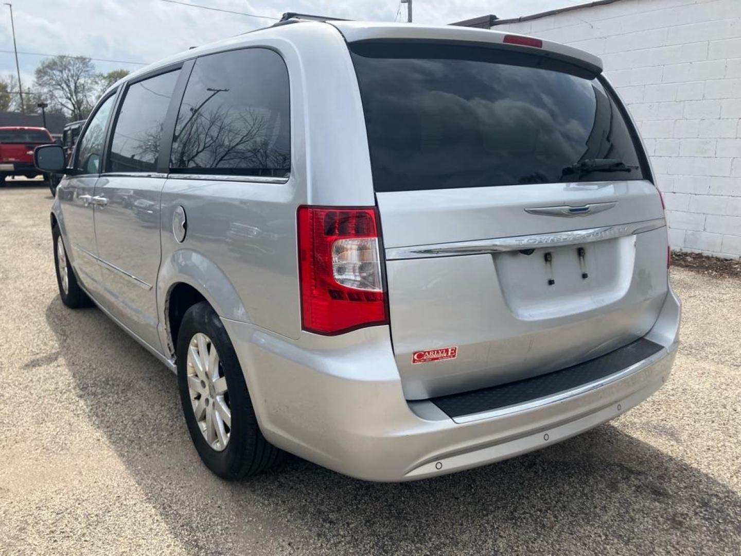 2012 SILVER CHRYSLER TOWN and COUNTRY TOURING (2C4RC1BG8CR) with an 3.6L engine, Automatic transmission, located at 1708 Broadway, Rockford, IL, 61104, (815) 397-5010, 42.252522, -89.069359- Photo#3