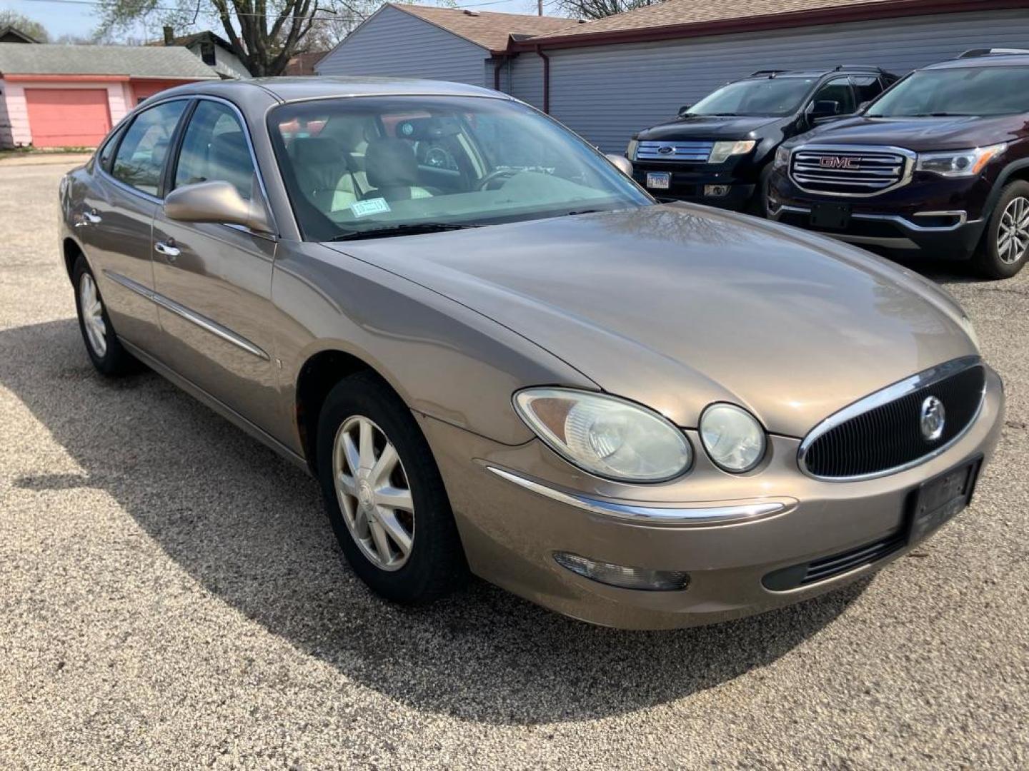 2006 TAN BUICK LACROSSE CXL (2G4WD582961) with an 3.8L engine, Automatic transmission, located at 1708 Broadway, Rockford, IL, 61104, (815) 397-5010, 42.252522, -89.069359 - Photo#1
