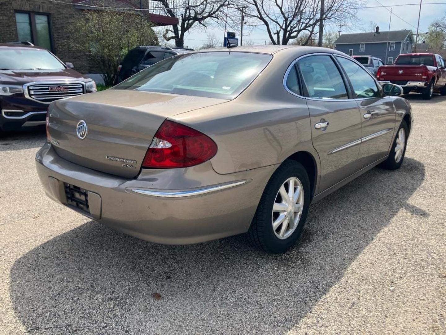 2006 TAN BUICK LACROSSE CXL (2G4WD582961) with an 3.8L engine, Automatic transmission, located at 1708 Broadway, Rockford, IL, 61104, (815) 397-5010, 42.252522, -89.069359 - Photo#2
