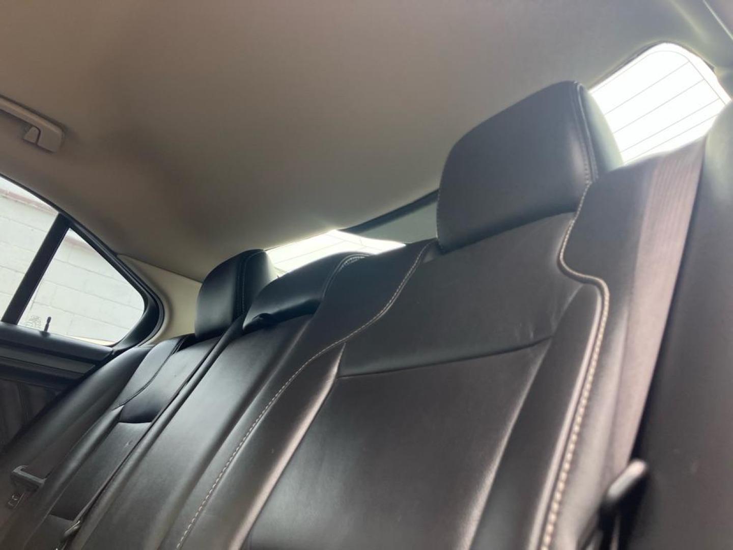 2011 GRAY FORD TAURUS SEL (1FAHP2HW0BG) with an 3.5L engine, Automatic transmission, located at 1708 Broadway, Rockford, IL, 61104, (815) 397-5010, 42.252522, -89.069359 - Photo#4