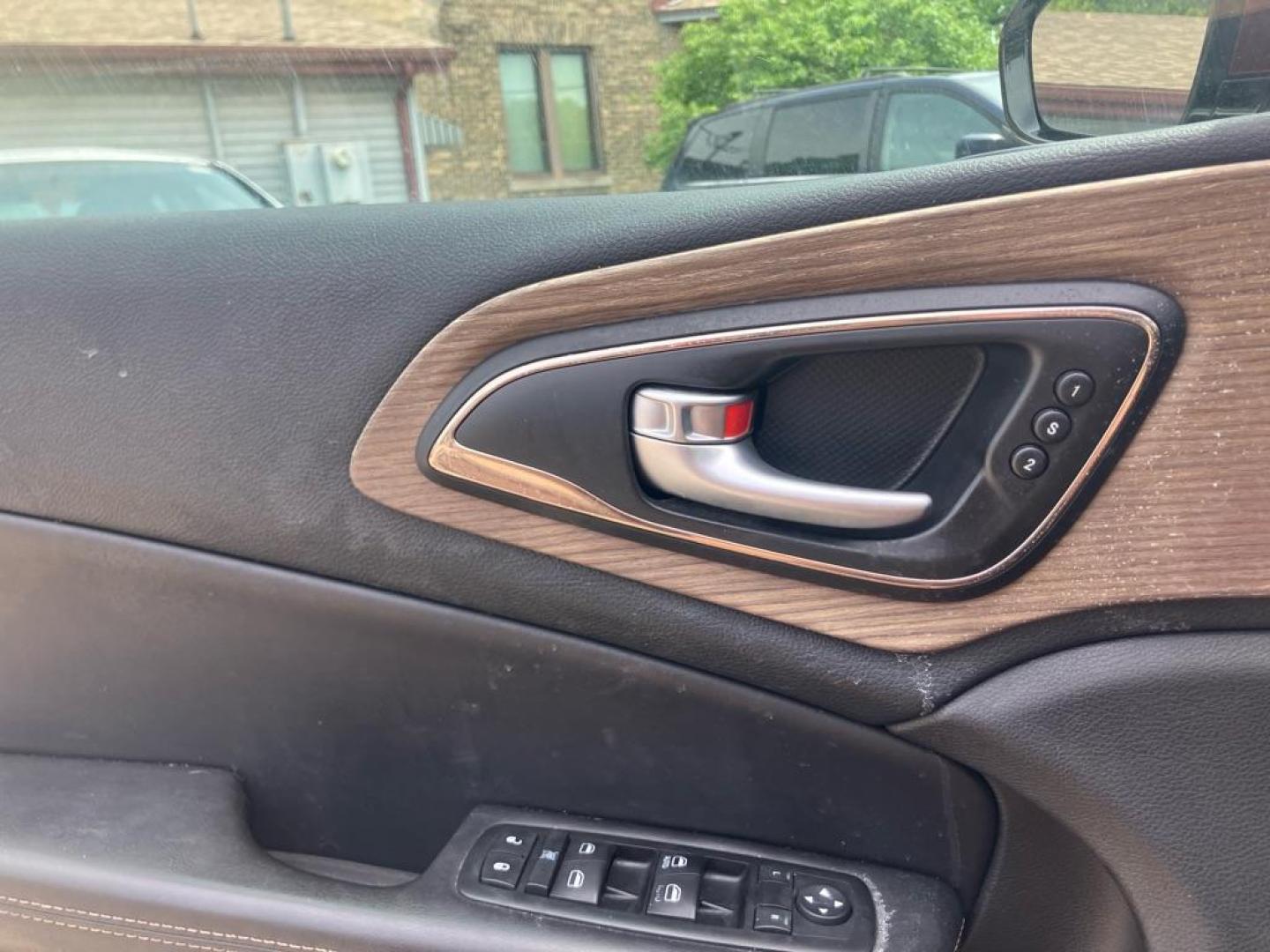 2015 RED CHRYSLER 200 C (1C3CCCEG6FN) with an 3.6L engine, Automatic transmission, located at 1708 Broadway, Rockford, IL, 61104, (815) 397-5010, 42.252522, -89.069359 - Photo#6
