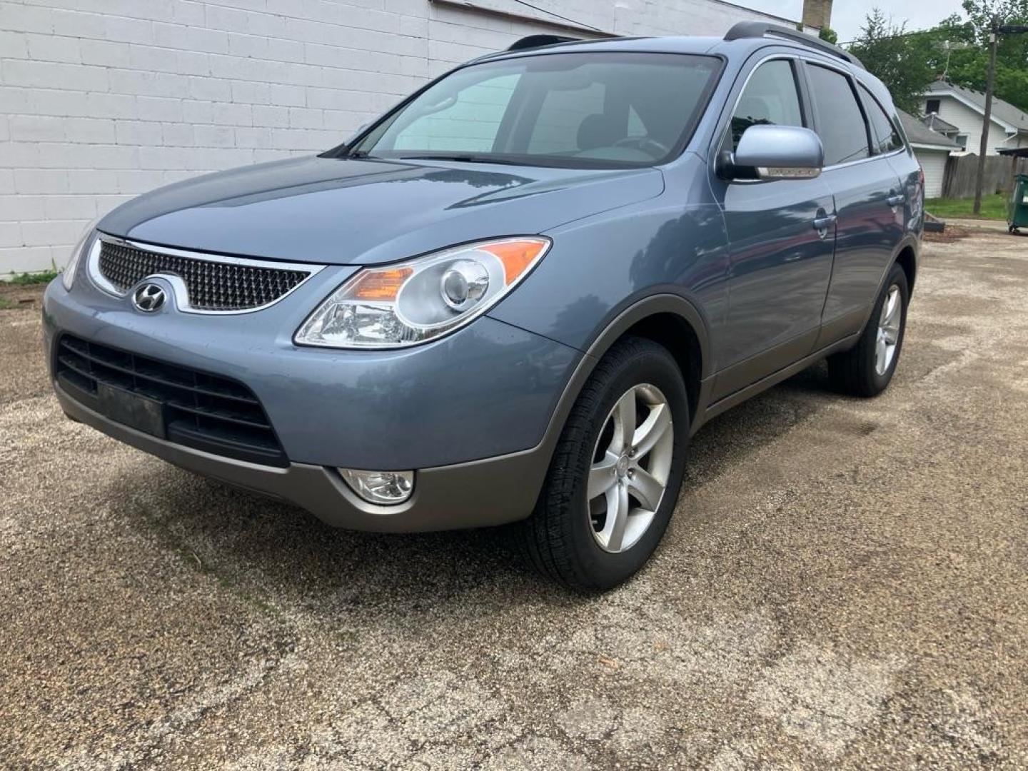 2008 BLUE HYUNDAI VERACRUZ GLS (KM8NU73C98U) with an 3.8L engine, Automatic transmission, located at 1708 Broadway, Rockford, IL, 61104, (815) 397-5010, 42.252522, -89.069359 - Photo#1