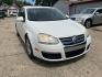 2009 WHITE VOLKSWAGEN JETTA SE (3VWRM71KX9M) with an 2.5L engine, Automatic transmission, located at 1708 Broadway, Rockford, IL, 61104, (815) 397-5010, 42.252522, -89.069359 - Photo#1