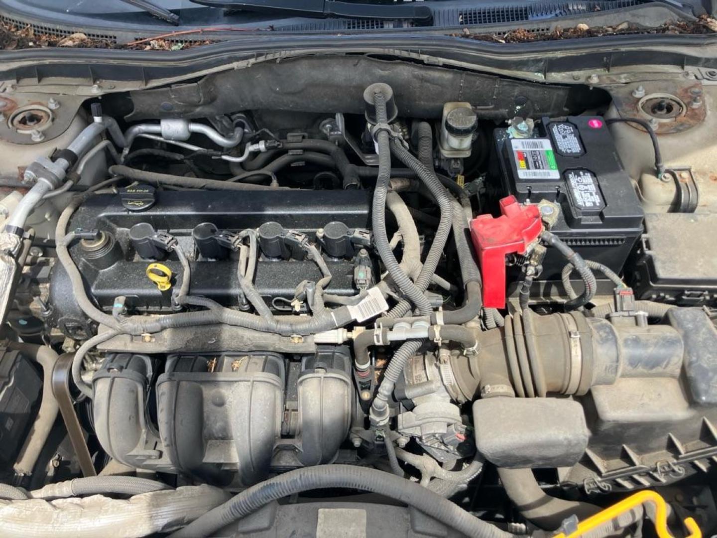 2010 SILVER FORD FUSION SE (3FAHP0HA7AR) with an 2.5L engine, Automatic transmission, located at 1708 Broadway, Rockford, IL, 61104, (815) 397-5010, 42.252522, -89.069359 - Photo#9