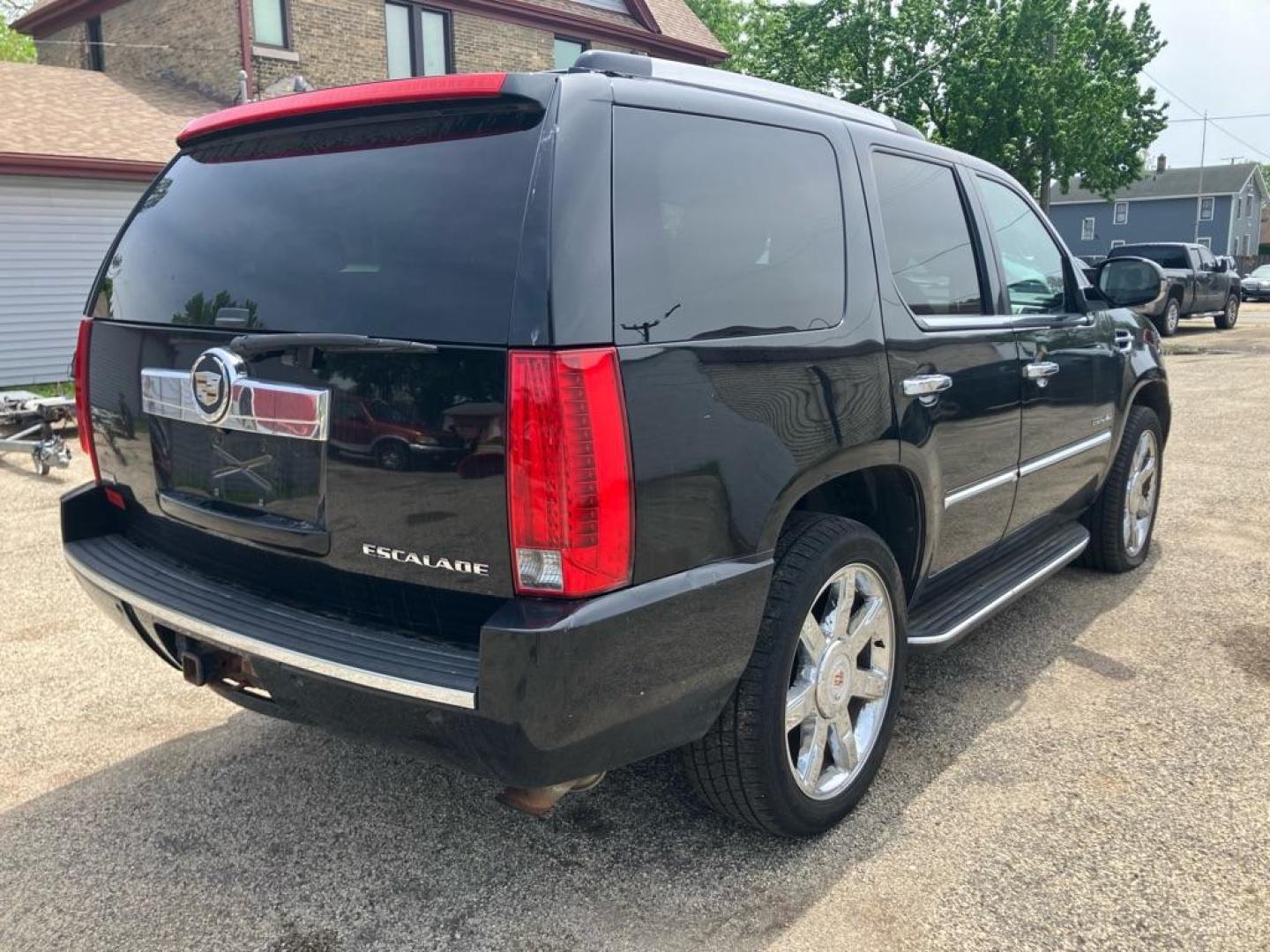 2012 BLACK CADILLAC ESCALADE LUXURY (1GYS4BEFXCR) with an 6.2L engine, Automatic transmission, located at 1708 Broadway, Rockford, IL, 61104, (815) 397-5010, 42.252522, -89.069359 - Photo#2