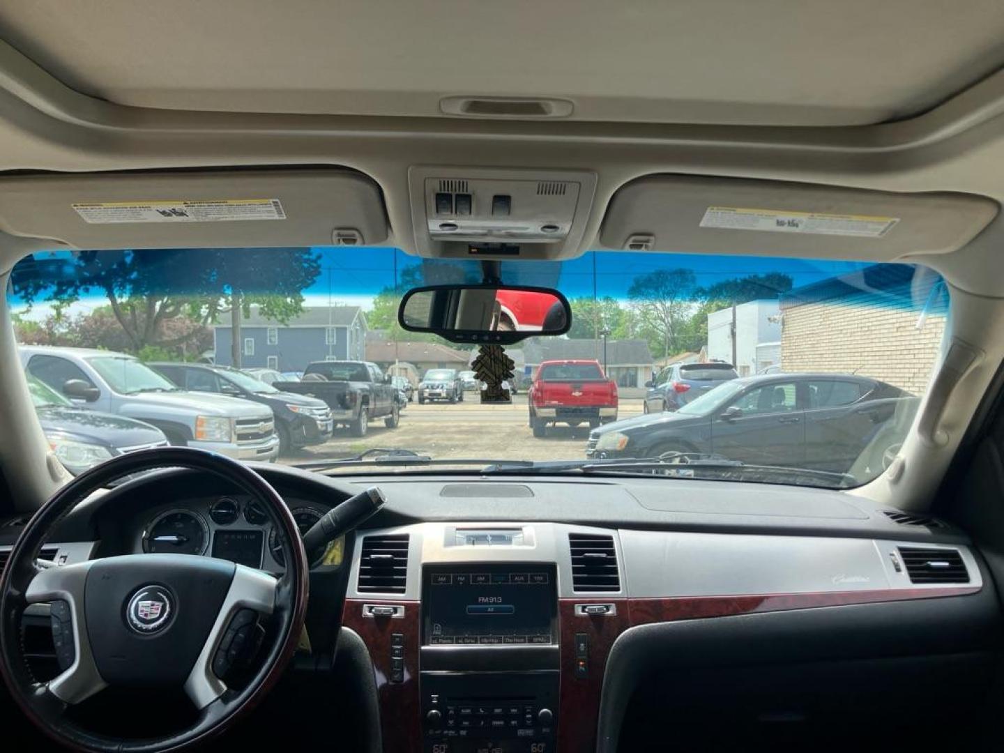 2012 BLACK CADILLAC ESCALADE LUXURY (1GYS4BEFXCR) with an 6.2L engine, Automatic transmission, located at 1708 Broadway, Rockford, IL, 61104, (815) 397-5010, 42.252522, -89.069359 - Photo#6