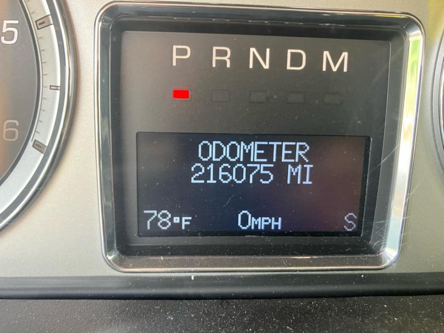2012 BLACK CADILLAC ESCALADE LUXURY (1GYS4BEFXCR) with an 6.2L engine, Automatic transmission, located at 1708 Broadway, Rockford, IL, 61104, (815) 397-5010, 42.252522, -89.069359 - Photo#8