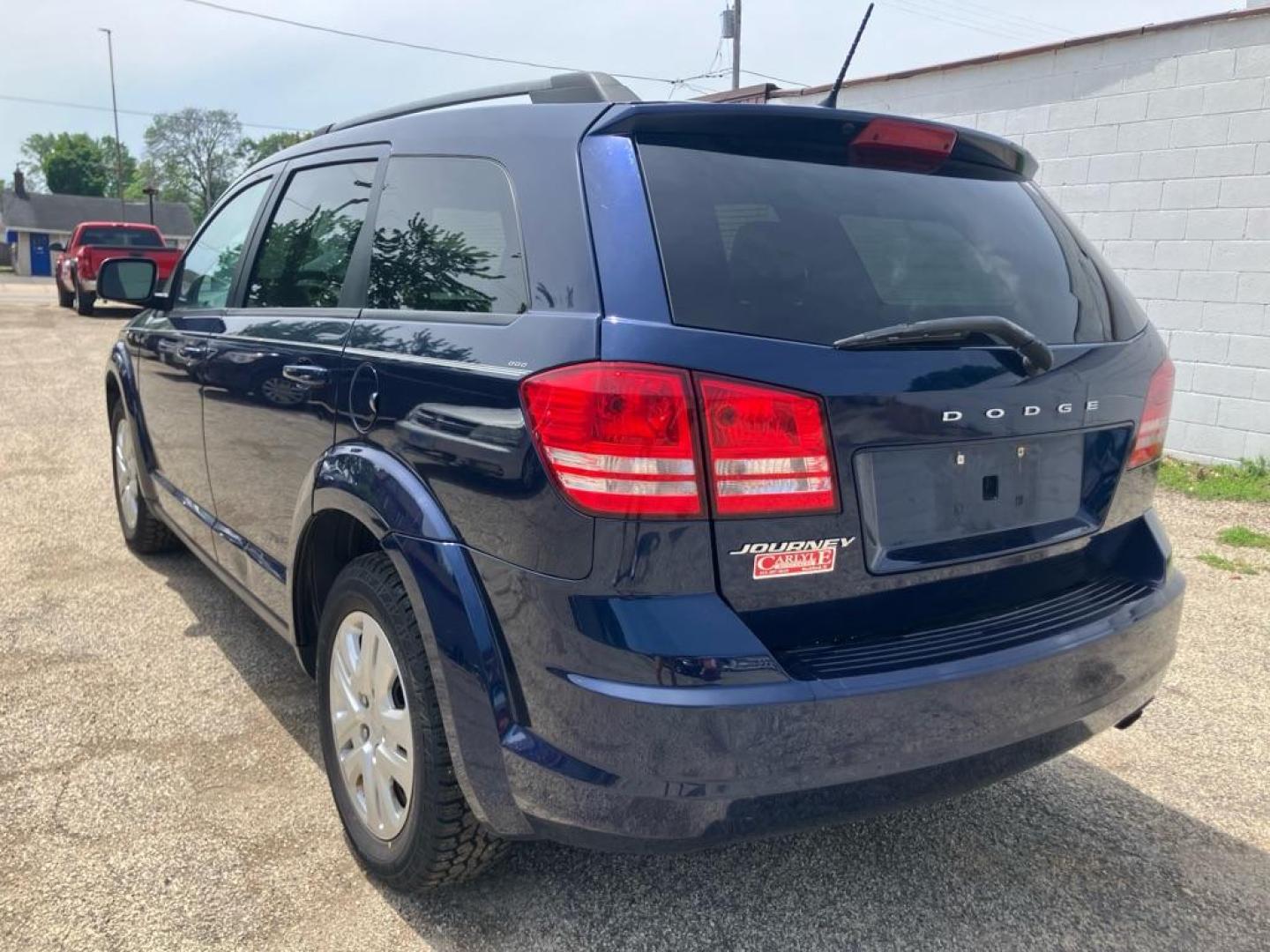 2017 BLUE DODGE JOURNEY SE (3C4PDCAB3HT) with an 2.4L engine, Automatic transmission, located at 1708 Broadway, Rockford, IL, 61104, (815) 397-5010, 42.252522, -89.069359 - Photo#3
