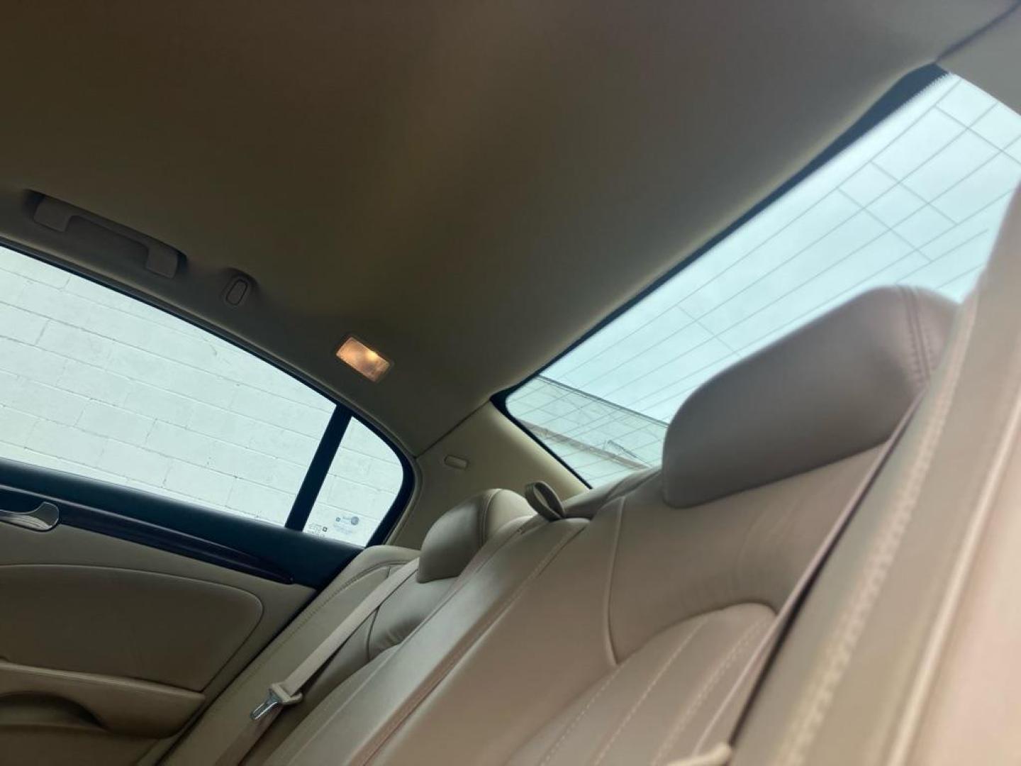2007 WHITE BUICK LUCERNE CXL (1G4HD57287U) with an 3.8L engine, Automatic transmission, located at 1708 Broadway, Rockford, IL, 61104, (815) 397-5010, 42.252522, -89.069359 - Photo#4