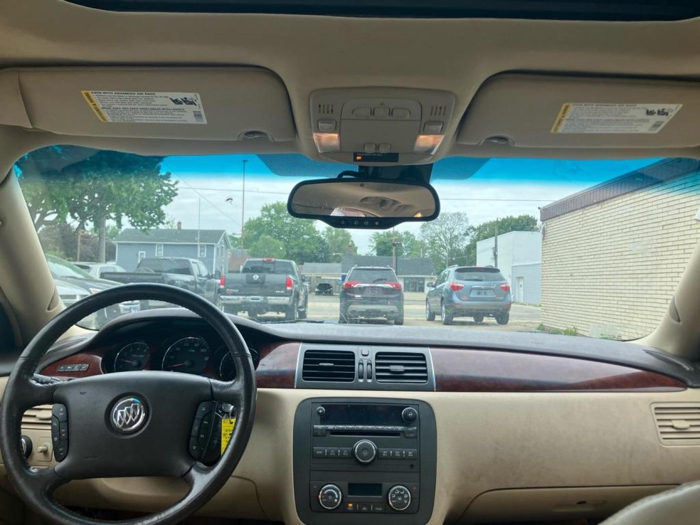 2007 WHITE BUICK LUCERNE CXL (1G4HD57287U) with an 3.8L engine, Automatic transmission, located at 1708 Broadway, Rockford, IL, 61104, (815) 397-5010, 42.252522, -89.069359 - Photo#5