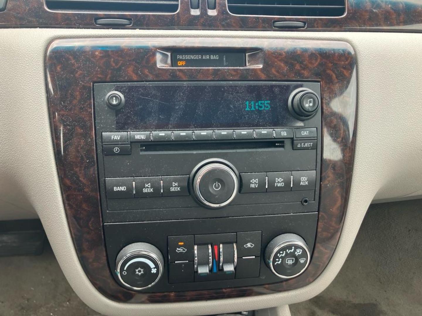 2014 BLACK CHEVROLET IMPALA LIMITED LT (2G1WB5E33E1) with an 3.6L engine, Automatic transmission, located at 1708 Broadway, Rockford, IL, 61104, (815) 397-5010, 42.252522, -89.069359 - Photo#8