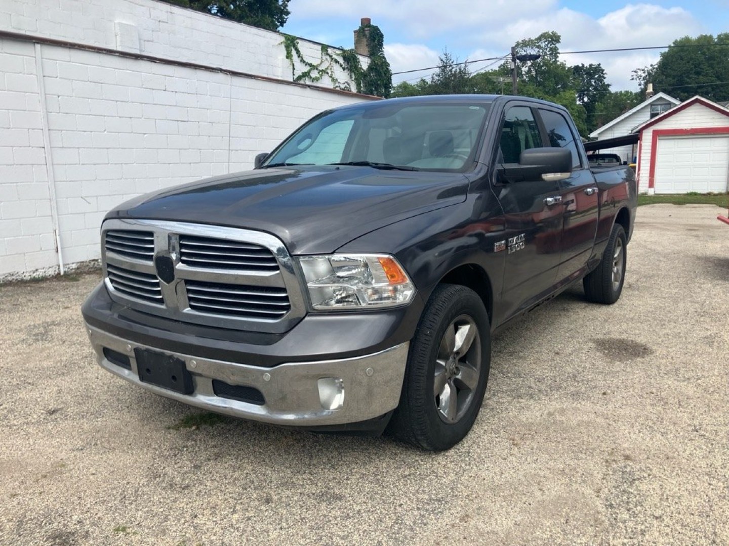 2016 GRAY RAM 1500 SLT (1C6RR7TT6GS) with an 5.7L engine, Automatic transmission, located at 1708 Broadway, Rockford, IL, 61104, (815) 397-5010, 42.252522, -89.069359- Photo#0