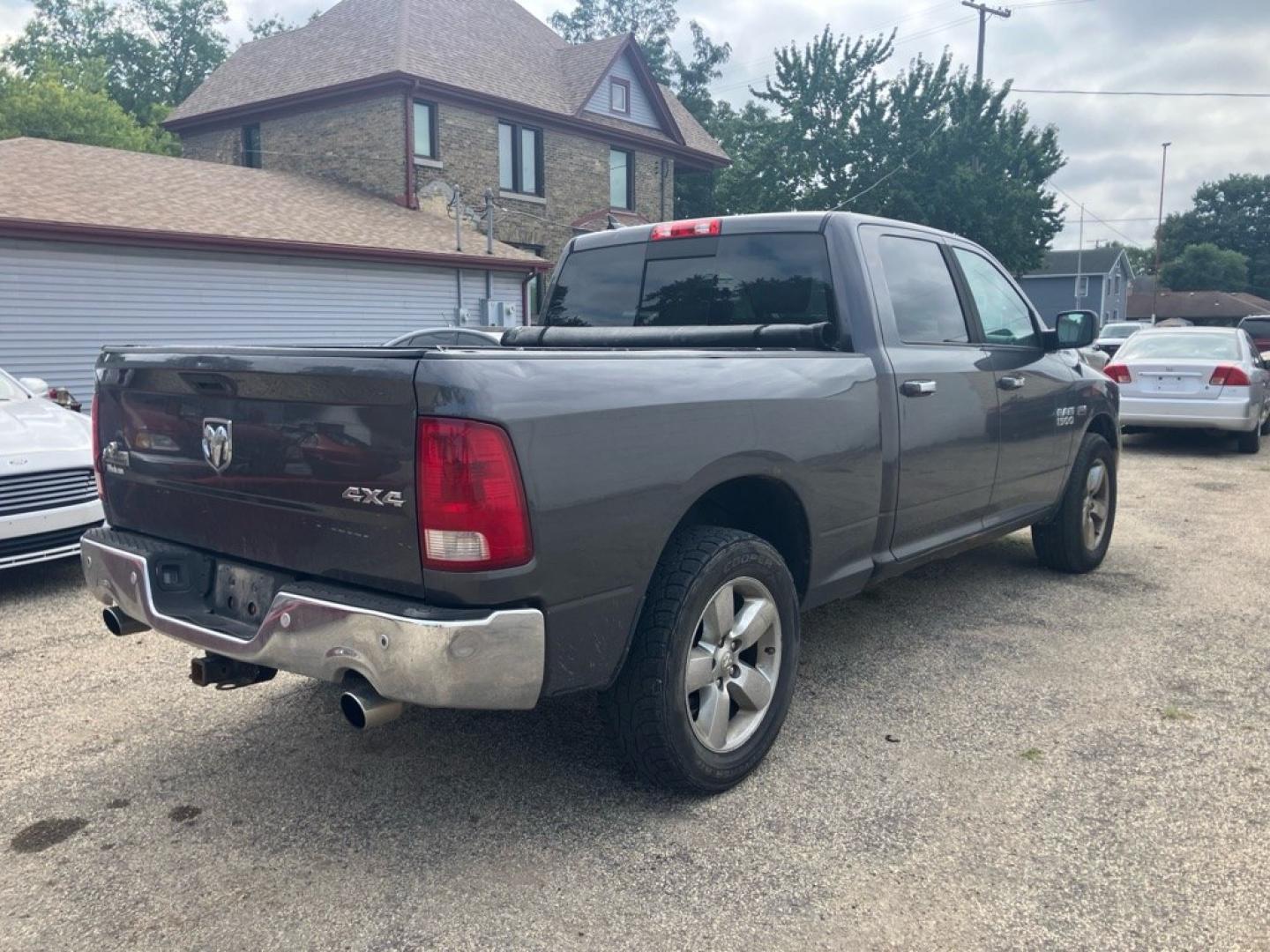 2016 GRAY RAM 1500 SLT (1C6RR7TT6GS) with an 5.7L engine, Automatic transmission, located at 1708 Broadway, Rockford, IL, 61104, (815) 397-5010, 42.252522, -89.069359- Photo#2