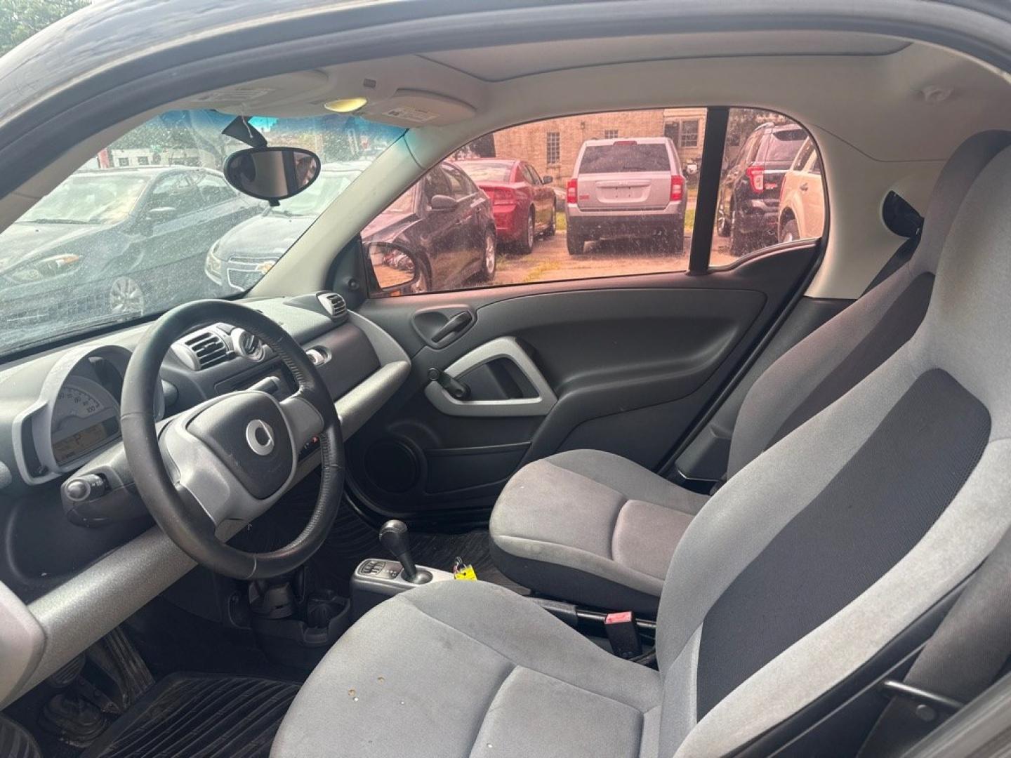 2008 YELLOW SMART FORTWO PURE (WMEEJ31X58K) with an 1.0L engine, Automatic transmission, located at 1708 Broadway, Rockford, IL, 61104, (815) 397-5010, 42.252522, -89.069359- Photo#4