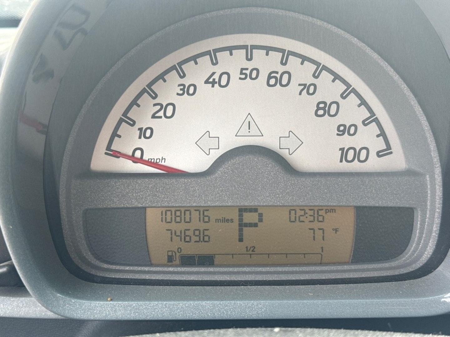 2008 YELLOW SMART FORTWO PURE (WMEEJ31X58K) with an 1.0L engine, Automatic transmission, located at 1708 Broadway, Rockford, IL, 61104, (815) 397-5010, 42.252522, -89.069359- Photo#6