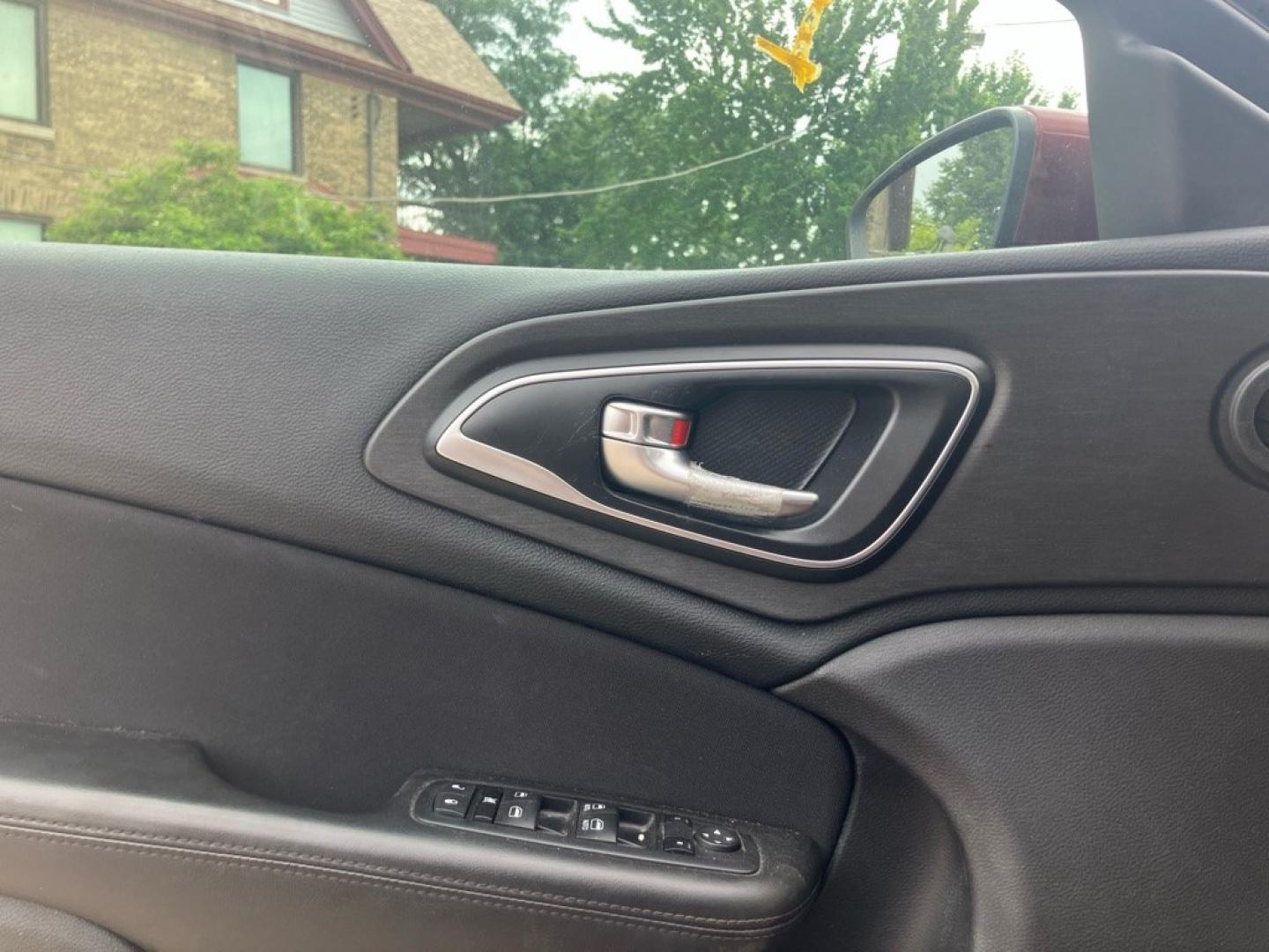 2016 RED CHRYSLER 200 LIMITED (1C3CCCAB9GN) with an 2.4L engine, Automatic transmission, located at 1708 Broadway, Rockford, IL, 61104, (815) 397-5010, 42.252522, -89.069359- Photo#6