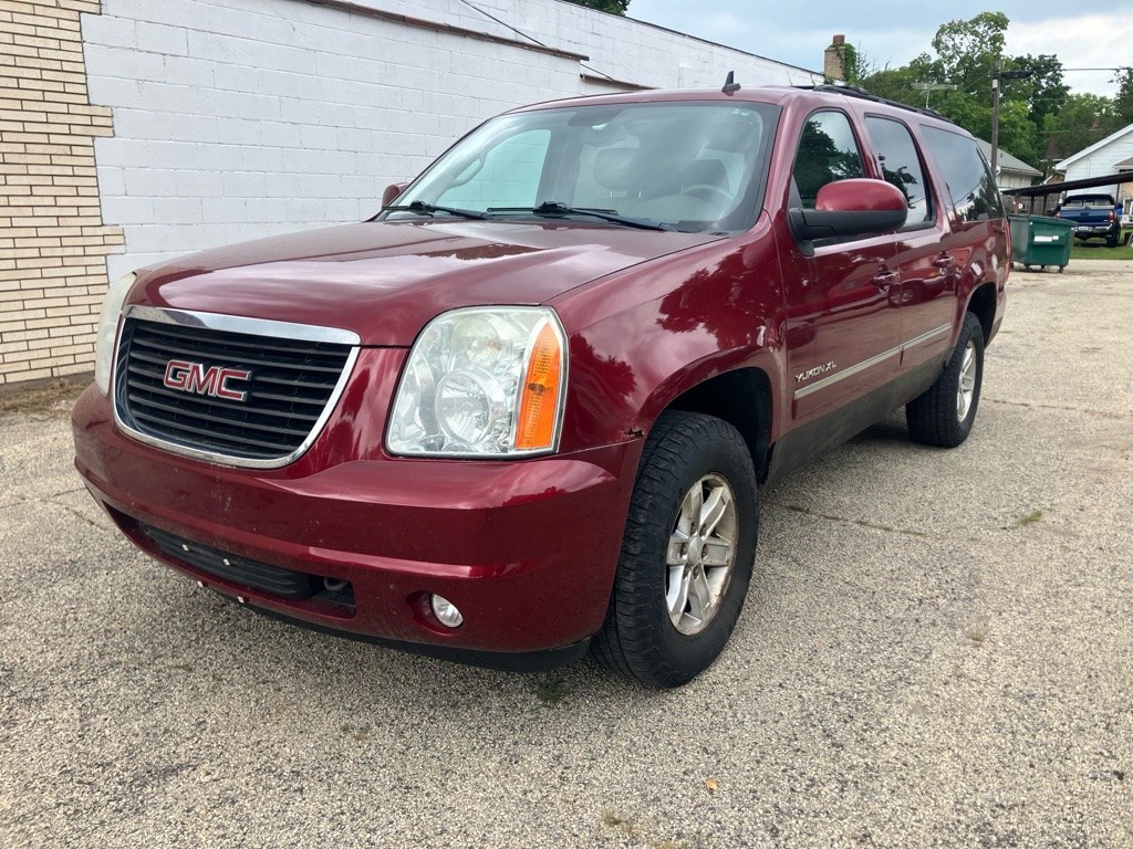 photo of 2011 GMC YUKON XL 1500 SLT