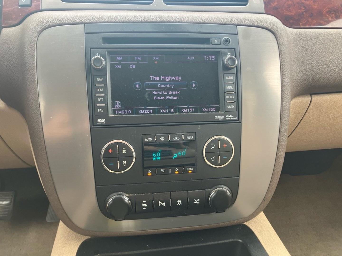 2011 RED GMC YUKON XL 1500 SLT (1GKS2KE39BR) with an 5.3L engine, Automatic transmission, located at 1708 Broadway, Rockford, IL, 61104, (815) 397-5010, 42.252522, -89.069359- Photo#7