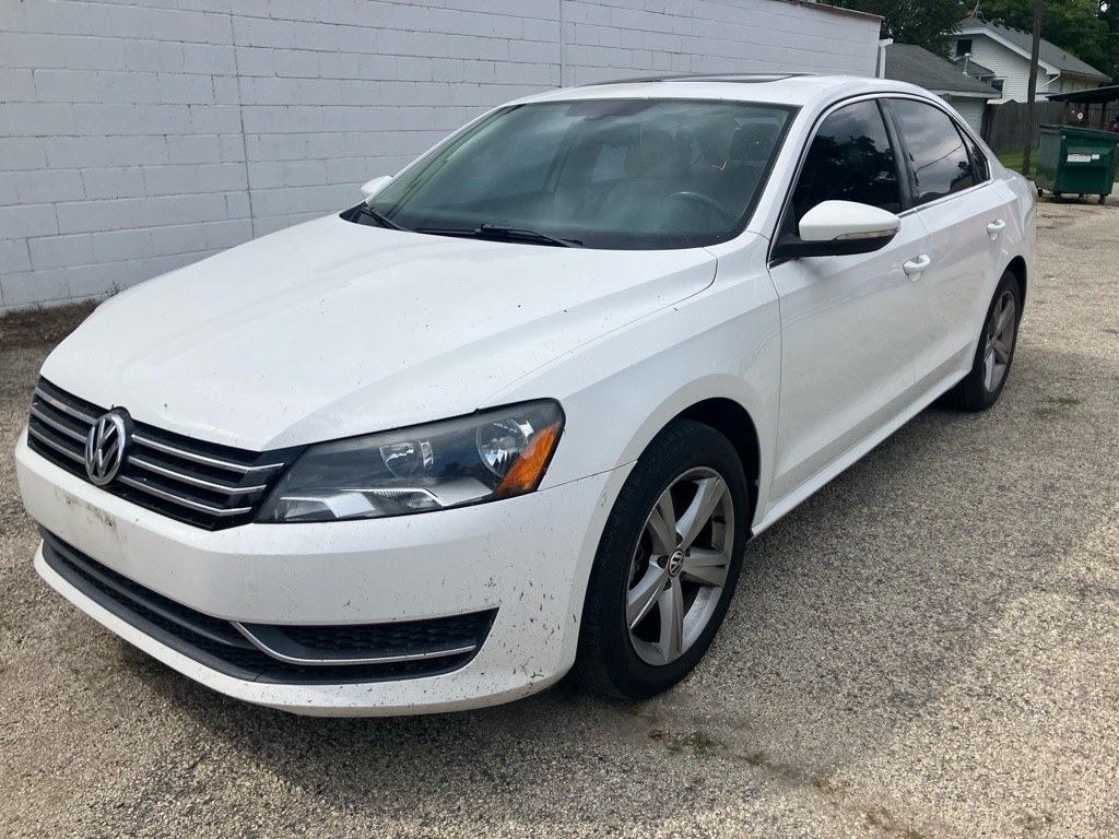 photo of 2012 VOLKSWAGEN PASSAT SE