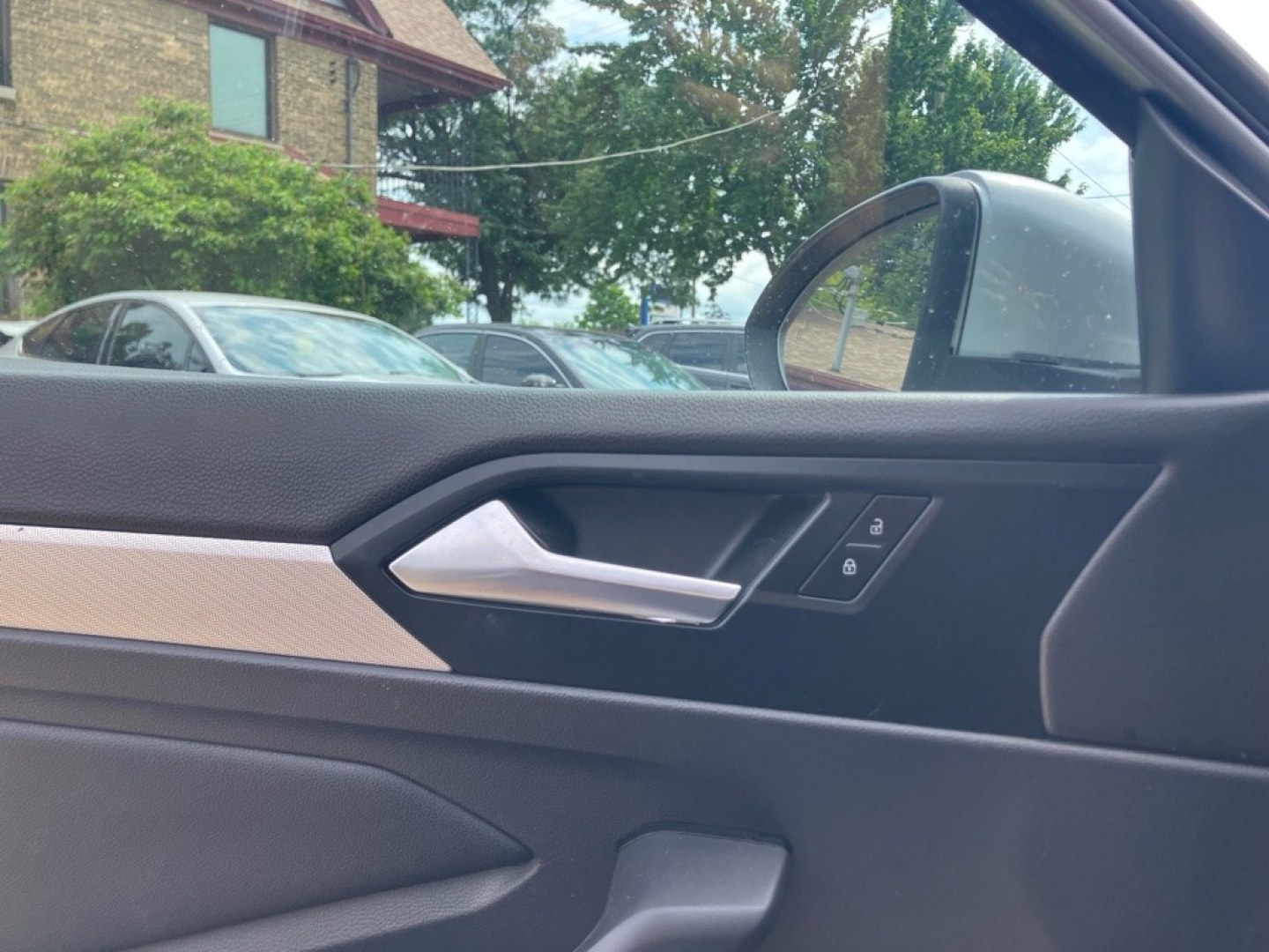 2019 SILVER VOLKSWAGEN JETTA S (3VWCB7BU7KM) with an 1.4L engine, Automatic transmission, located at 1708 Broadway, Rockford, IL, 61104, (815) 397-5010, 42.252522, -89.069359- Photo#6