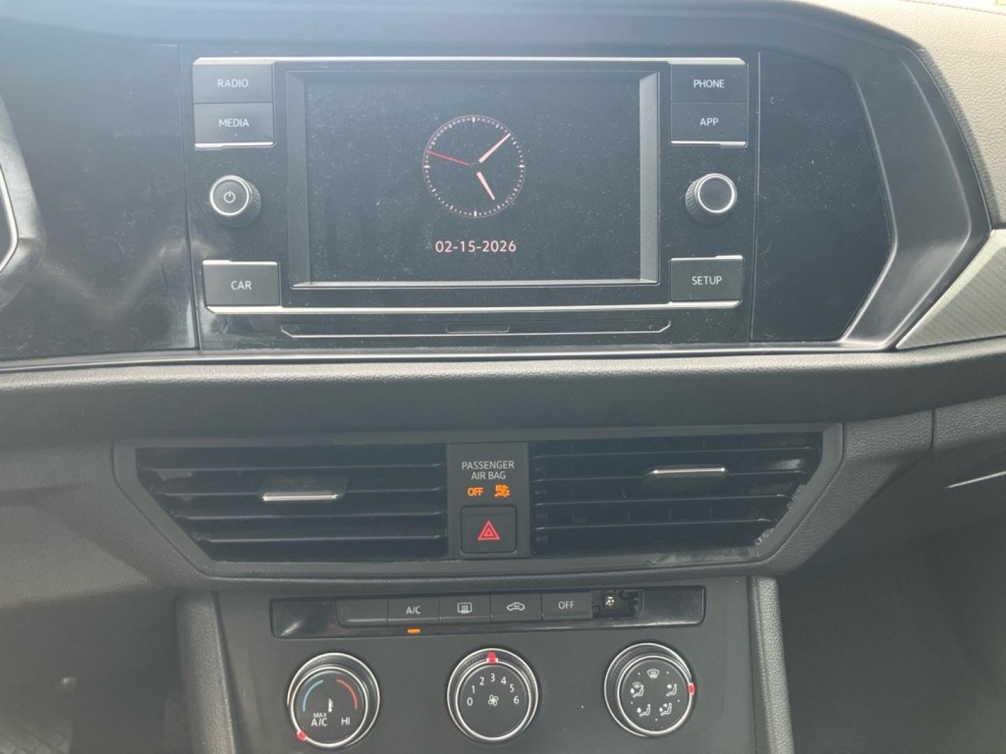 2019 SILVER VOLKSWAGEN JETTA S (3VWCB7BU7KM) with an 1.4L engine, Automatic transmission, located at 1708 Broadway, Rockford, IL, 61104, (815) 397-5010, 42.252522, -89.069359- Photo#8