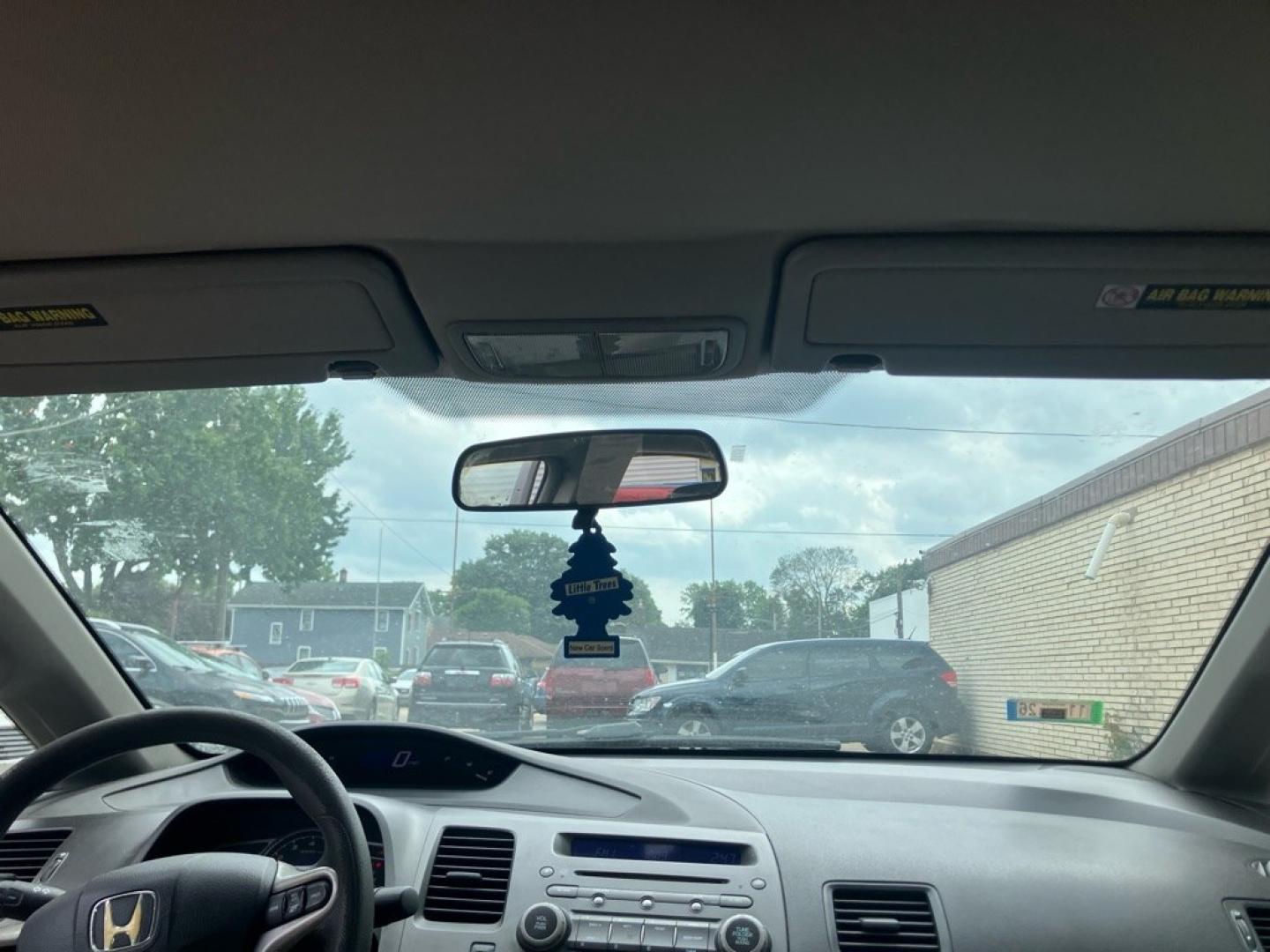2009 BLUE HONDA CIVIC LX (2HGFA165X9H) with an 1.8L engine, Automatic transmission, located at 1708 Broadway, Rockford, IL, 61104, (815) 397-5010, 42.252522, -89.069359- Photo#5