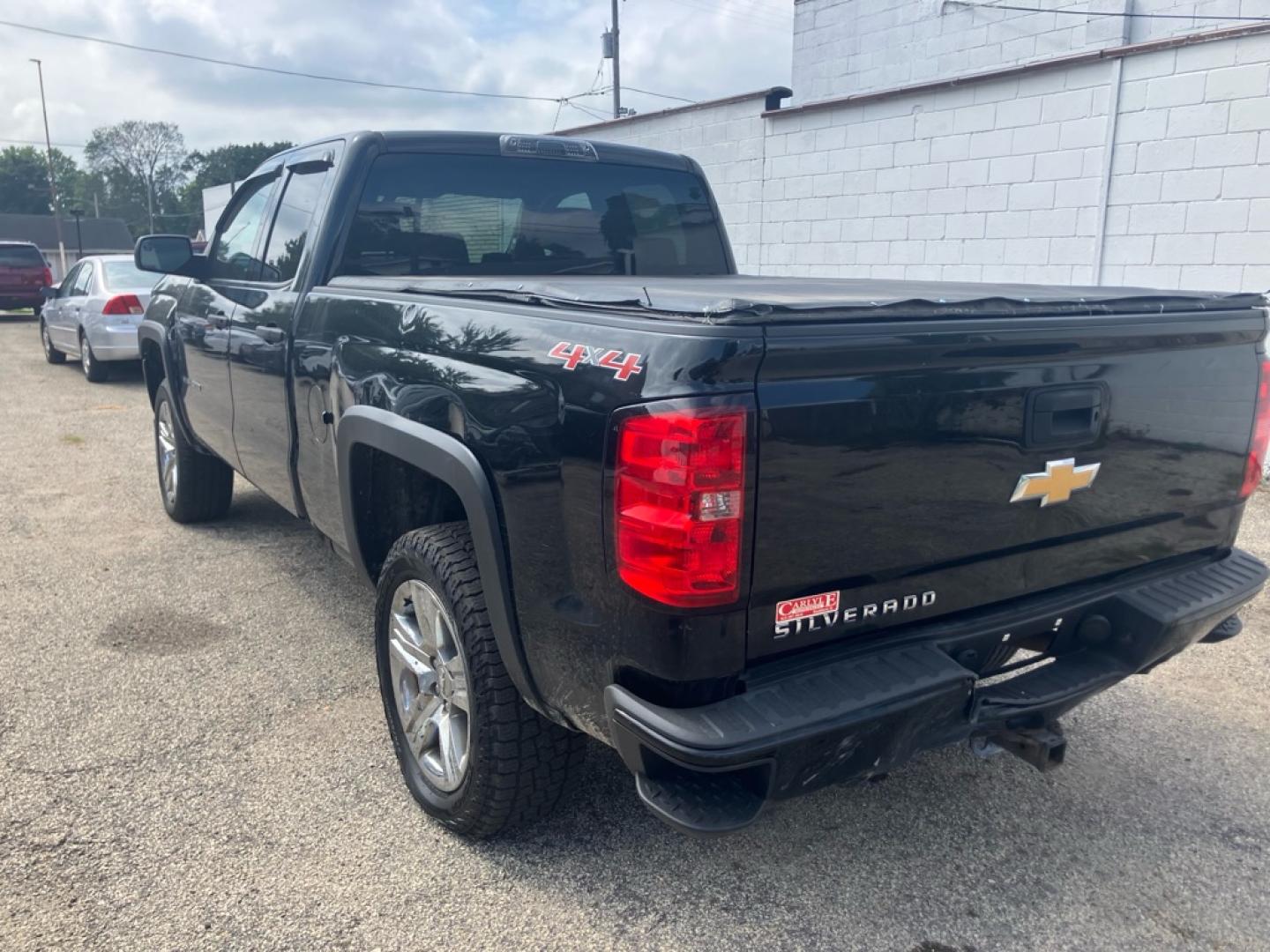 2016 BLACK CHEVROLET SILVERADO 1500 CUSTOM (1GCVKPEH3GZ) with an 4.3L engine, Automatic transmission, located at 1708 Broadway, Rockford, IL, 61104, (815) 397-5010, 42.252522, -89.069359- Photo#3