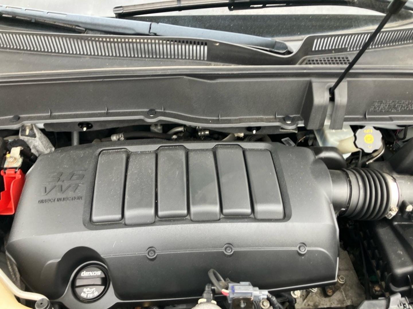 2013 WHITE CHEVROLET TRAVERSE LS (1GNKRFKD0DJ) with an 3.6L engine, Automatic transmission, located at 1708 Broadway, Rockford, IL, 61104, (815) 397-5010, 42.252522, -89.069359- Photo#9