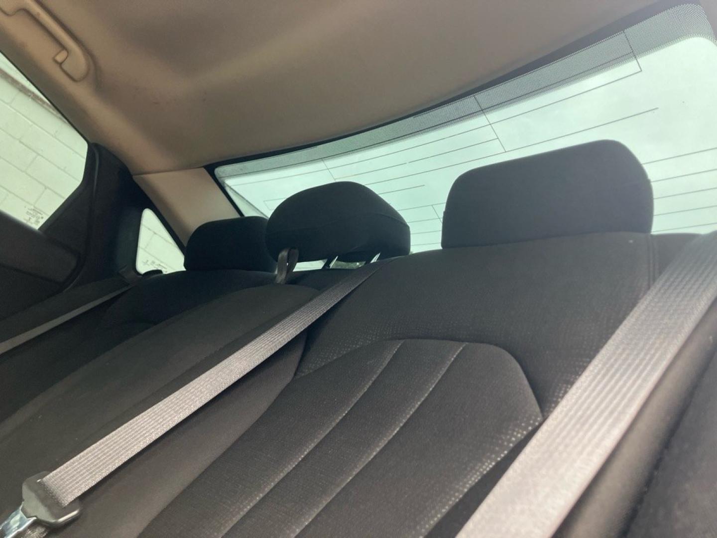 2015 BLUE CHRYSLER 200 LIMITED (1C3CCCAB4FN) with an 2.4L engine, Automatic transmission, located at 1708 Broadway, Rockford, IL, 61104, (815) 397-5010, 42.252522, -89.069359- Photo#4