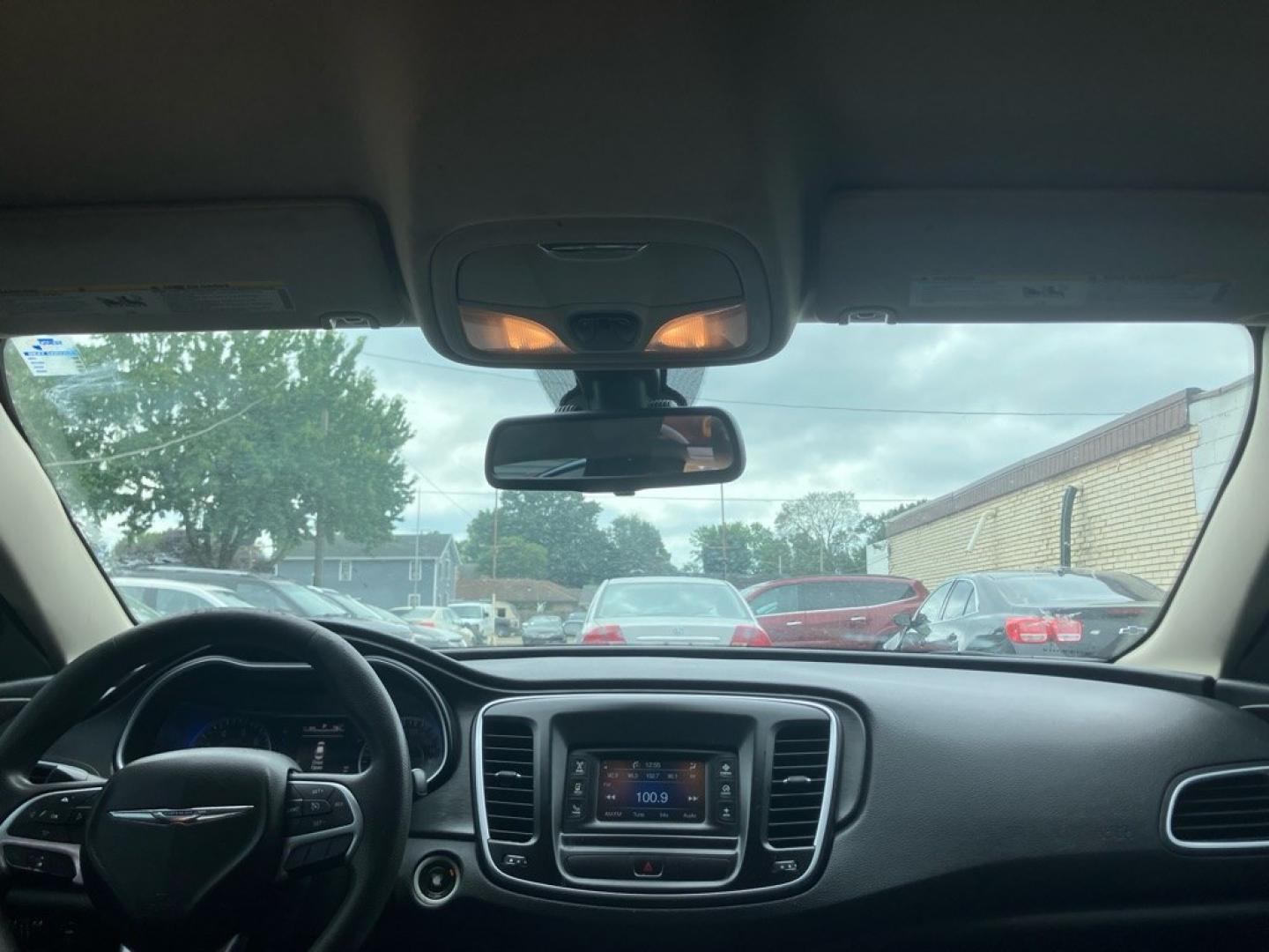 2015 BLUE CHRYSLER 200 LIMITED (1C3CCCAB4FN) with an 2.4L engine, Automatic transmission, located at 1708 Broadway, Rockford, IL, 61104, (815) 397-5010, 42.252522, -89.069359- Photo#5
