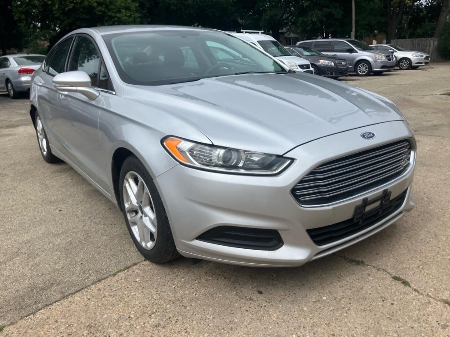 2015 BLUE CHRYSLER 200 LIMITED (1C3CCCAB4FN) with an 2.4L engine, Automatic transmission, located at 1708 Broadway, Rockford, IL, 61104, (815) 397-5010, 42.252522, -89.069359- Photo#11