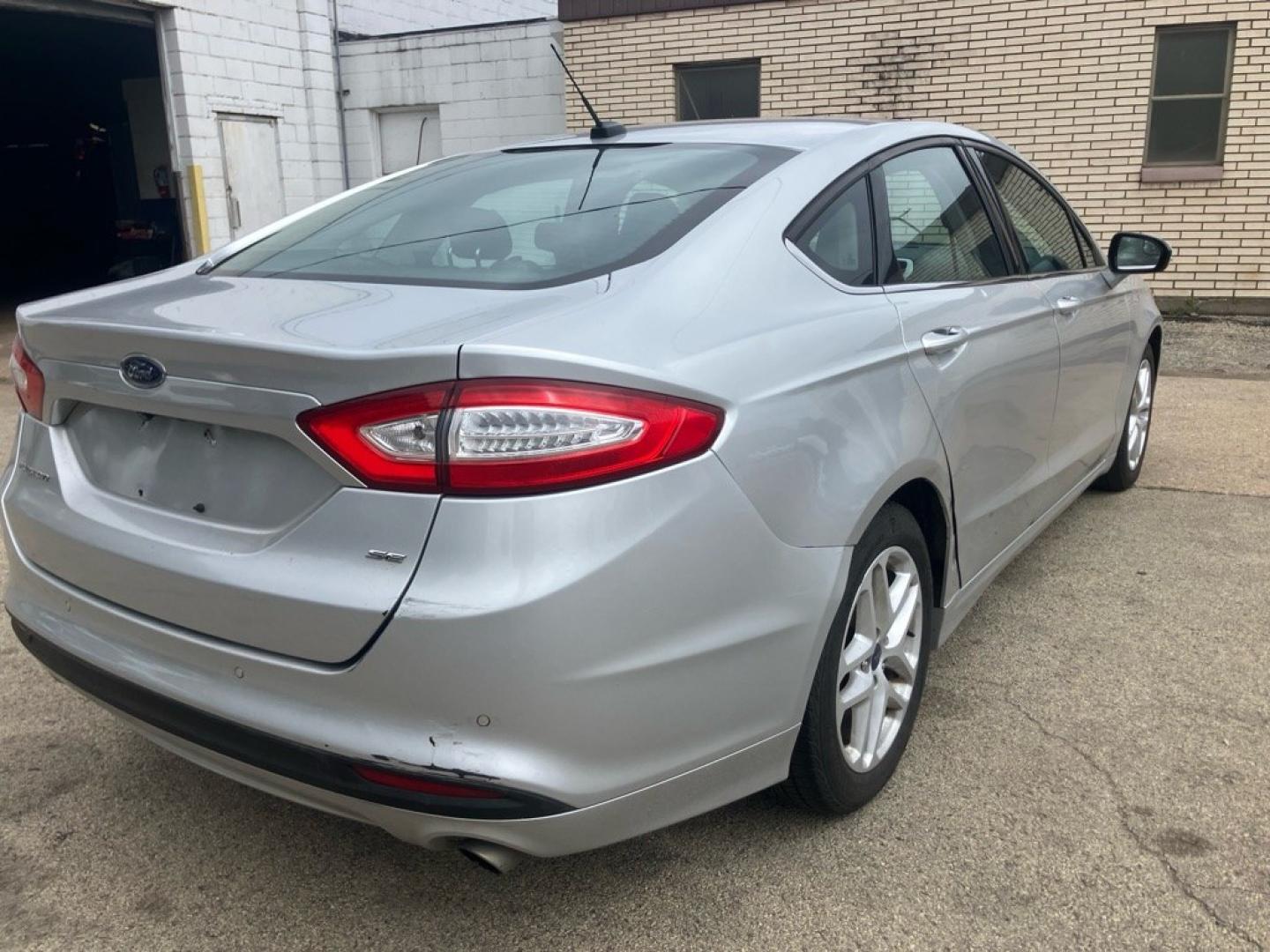 2015 BLUE CHRYSLER 200 LIMITED (1C3CCCAB4FN) with an 2.4L engine, Automatic transmission, located at 1708 Broadway, Rockford, IL, 61104, (815) 397-5010, 42.252522, -89.069359- Photo#12