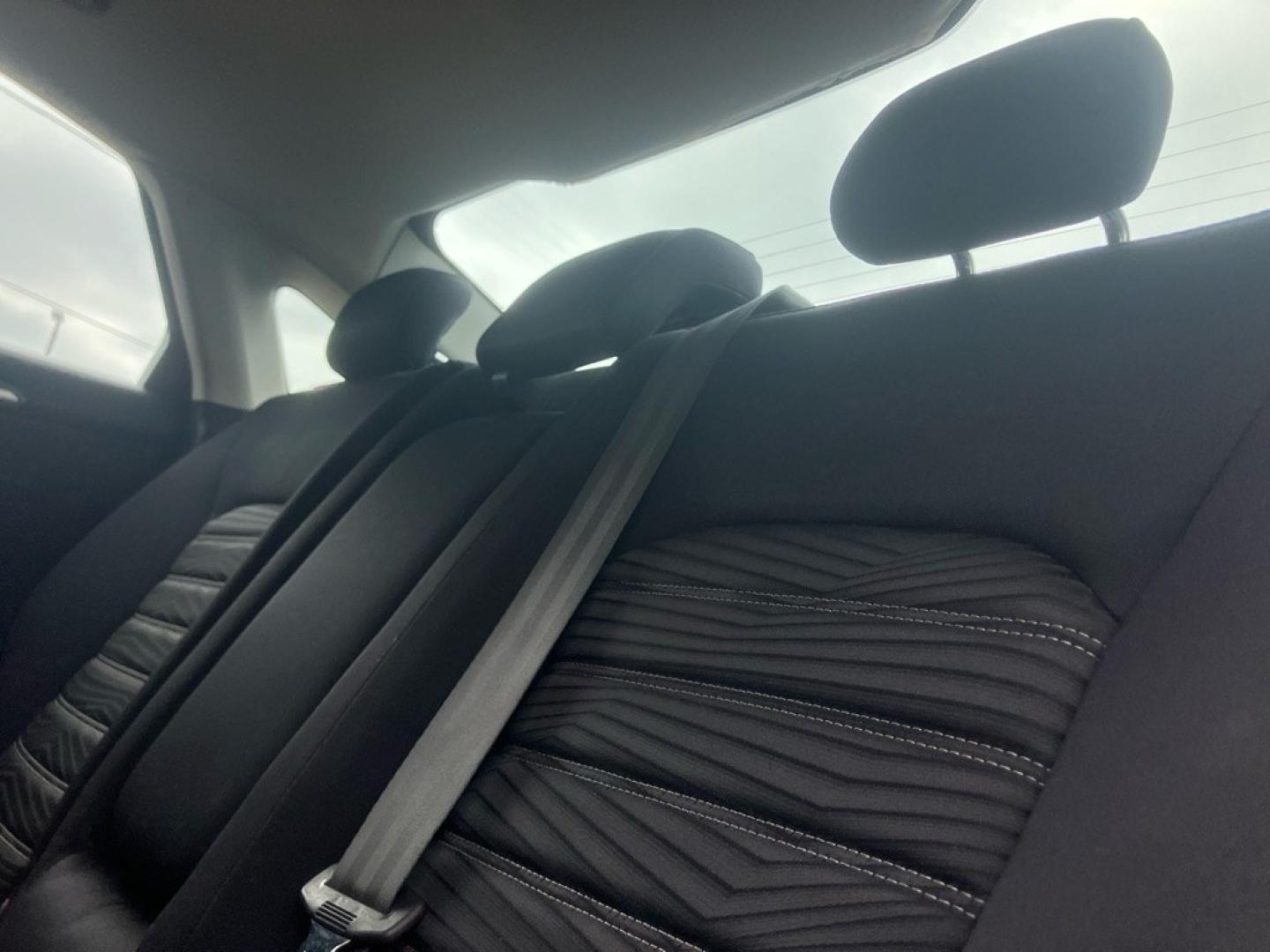 2015 BLUE CHRYSLER 200 LIMITED (1C3CCCAB4FN) with an 2.4L engine, Automatic transmission, located at 1708 Broadway, Rockford, IL, 61104, (815) 397-5010, 42.252522, -89.069359- Photo#14