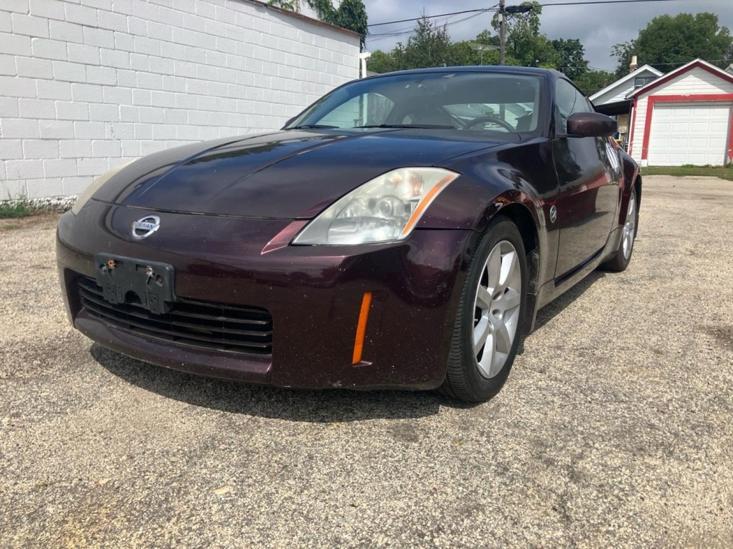 2003 BURGUN NISSAN 350Z COUPE (JN1AZ34D93T) with an 3.5L engine, 6-Speed Manual transmission, located at 1708 Broadway, Rockford, IL, 61104, (815) 397-5010, 42.252522, -89.069359- Photo#1